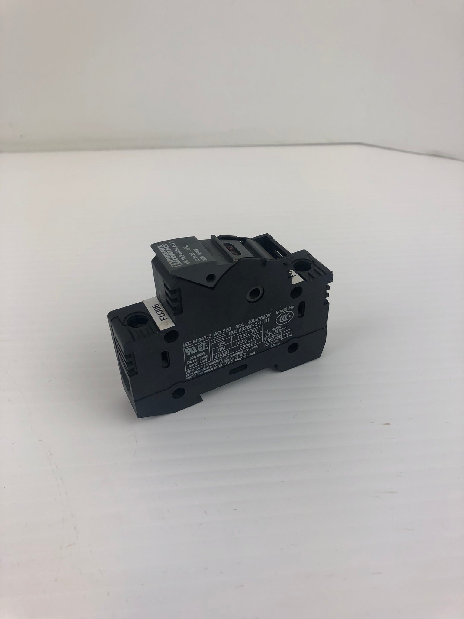 Phoenix Contact UK 10,3-HESI N Circuit Breaker Protector AC-22B 32A 60947-3
