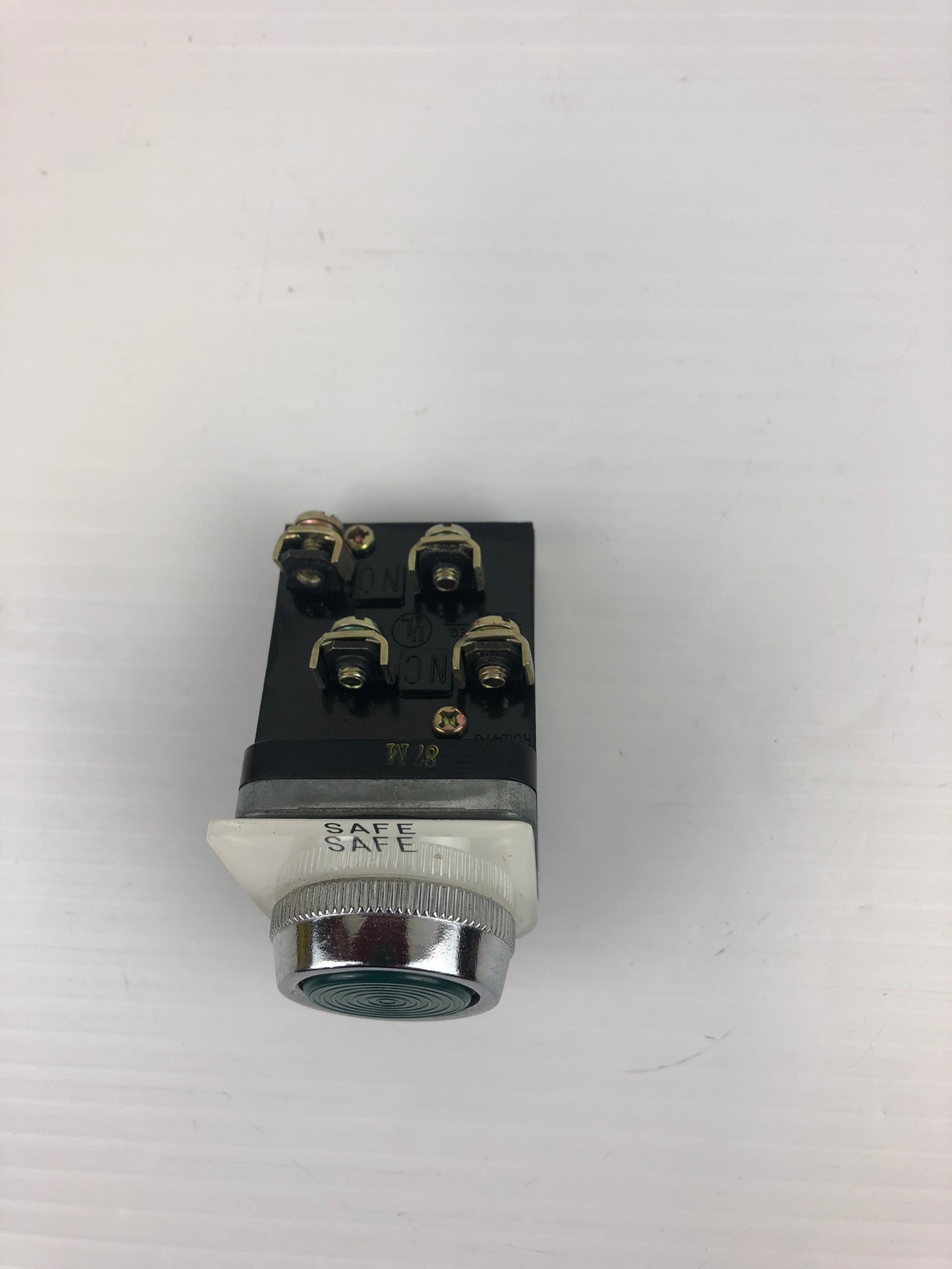 Fuji 70C-IA Reset Button 600VAC 600VDC Green with Selection Safe