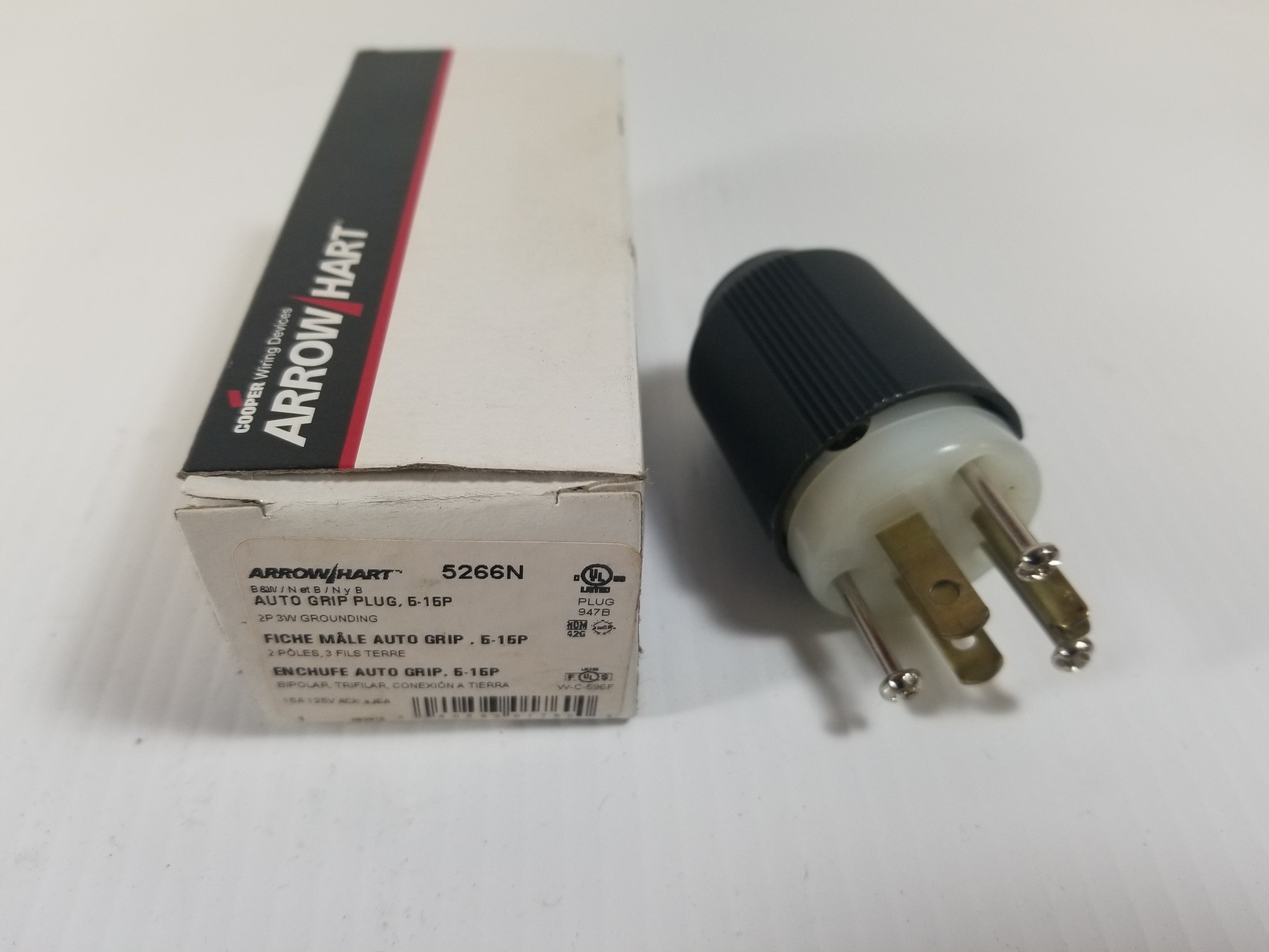 Arrowhart 5266N Auto Grip Plug 2P 3W Electrical Connector