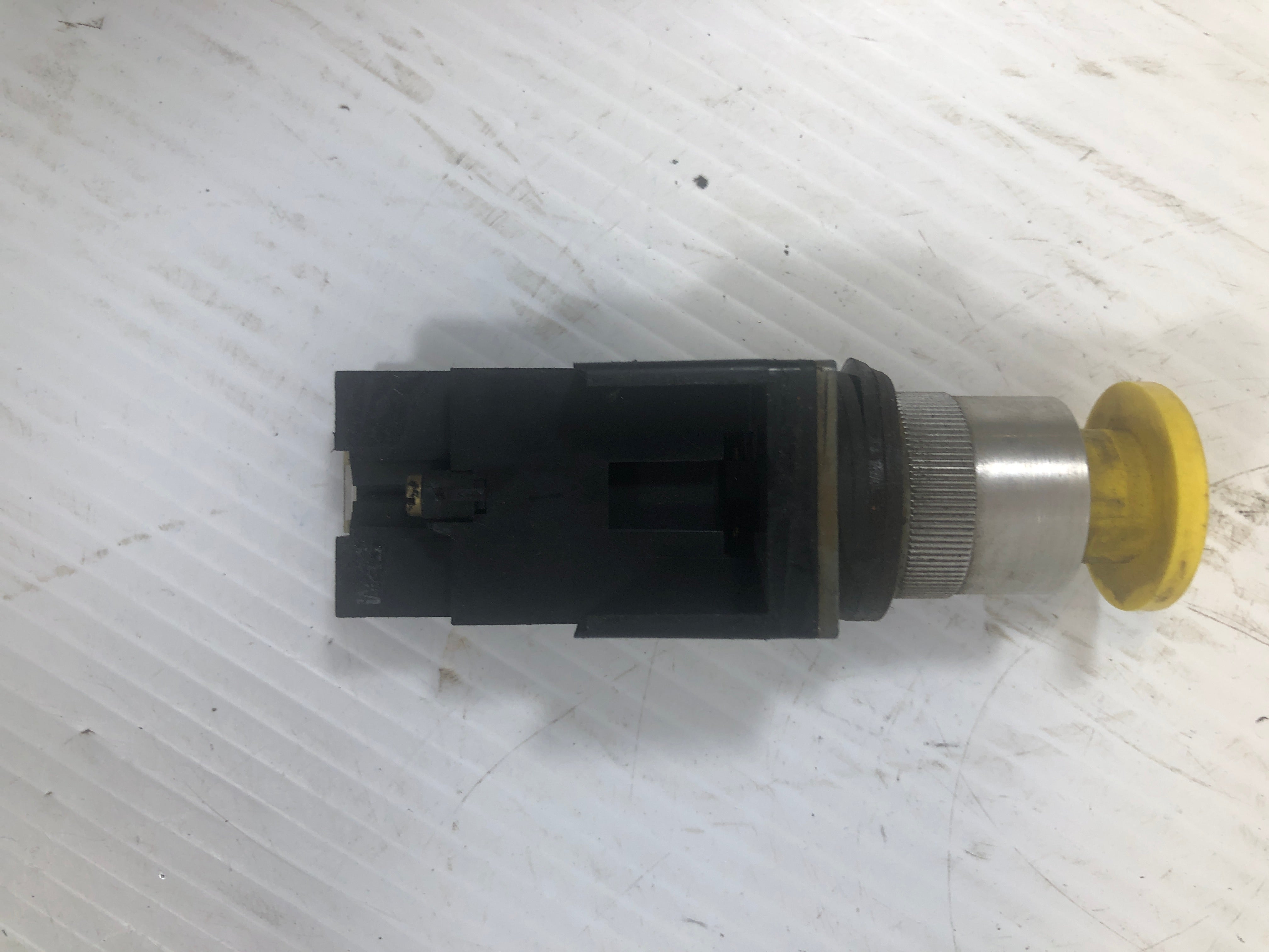 Allen-Bradley 800M-XD1K Push Button Series A