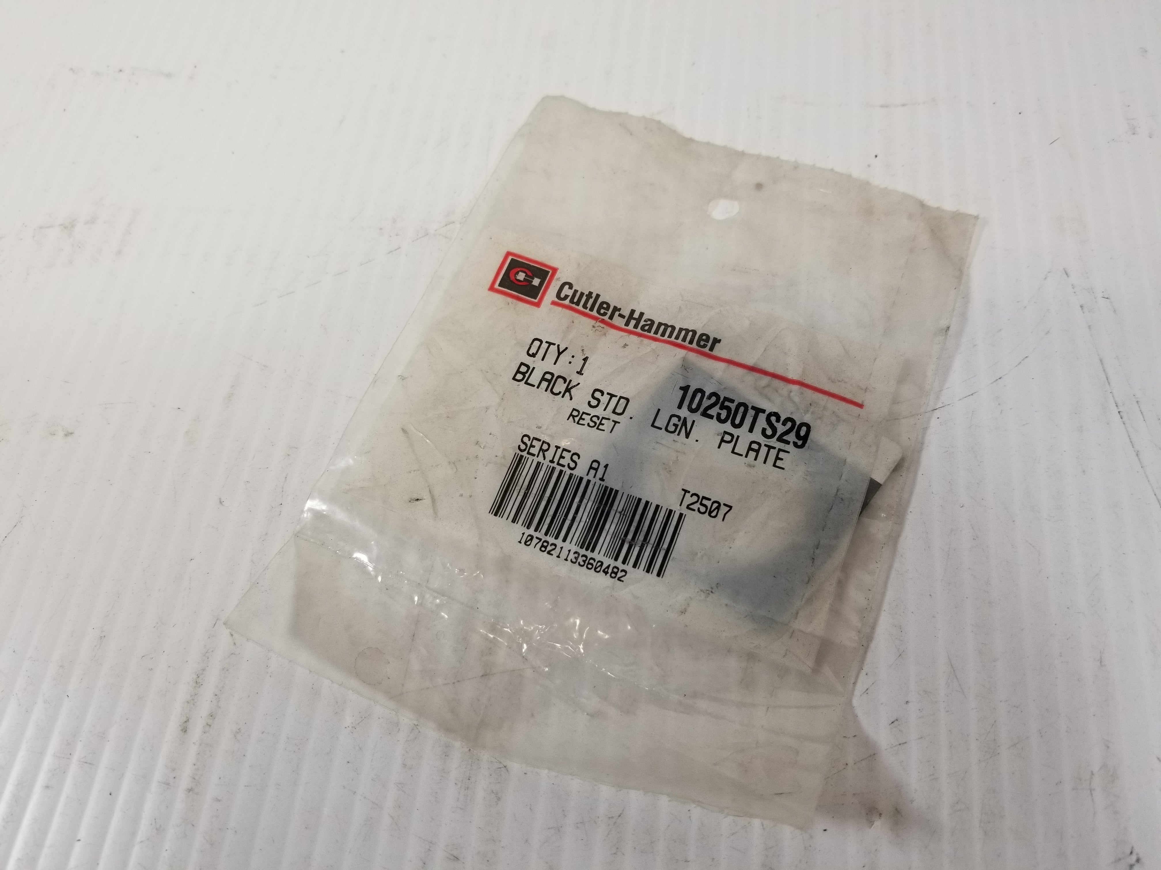 Cutler-Hammer 10250TS29 Pushbutton Accessory Plate Reset