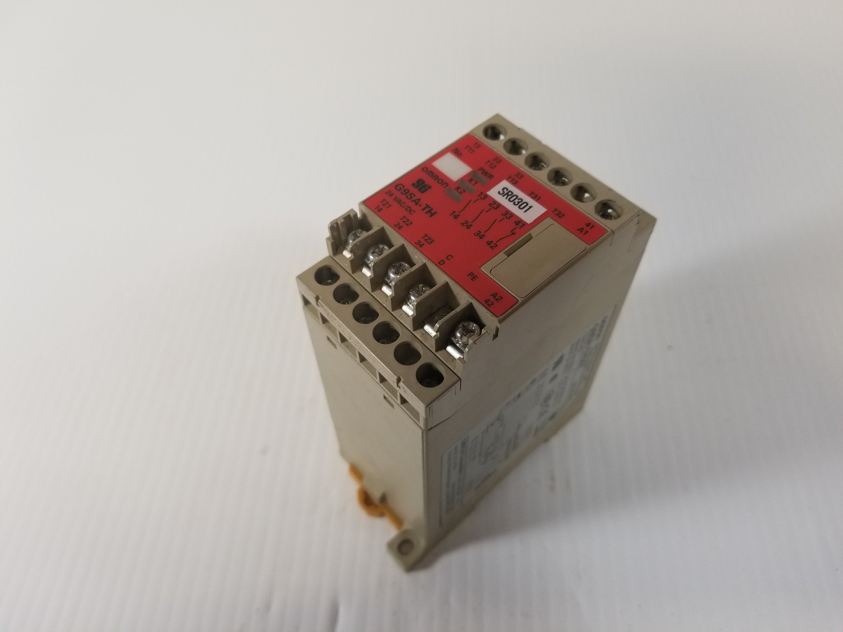 Omron Safety Relay G9SA-TH301 Two Hand Controller 24VAC/DC