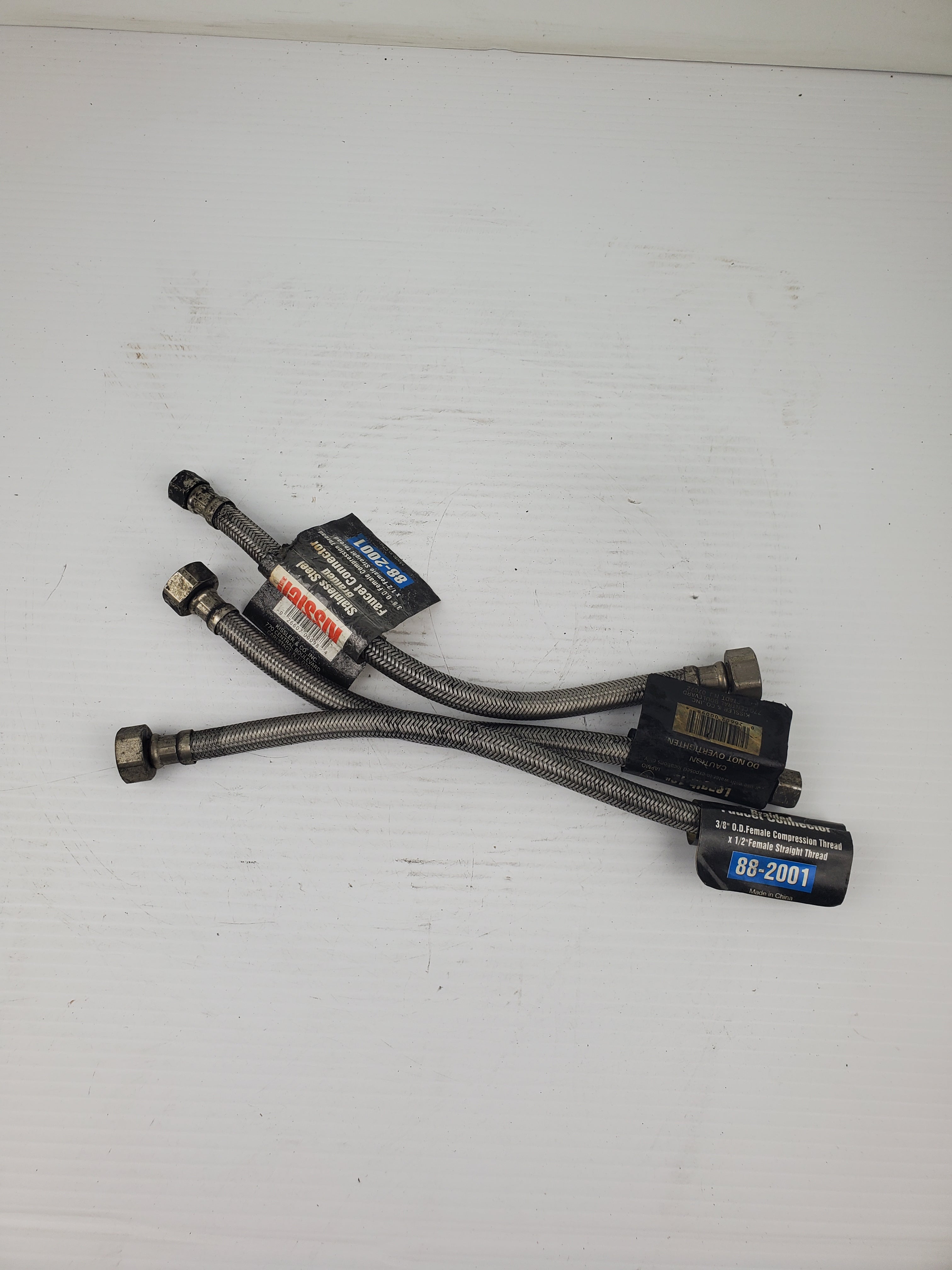 Kissler 88-2001 3/8" 0.D. Female Thread x 1/2" Female Thread Hose - Lot of 3