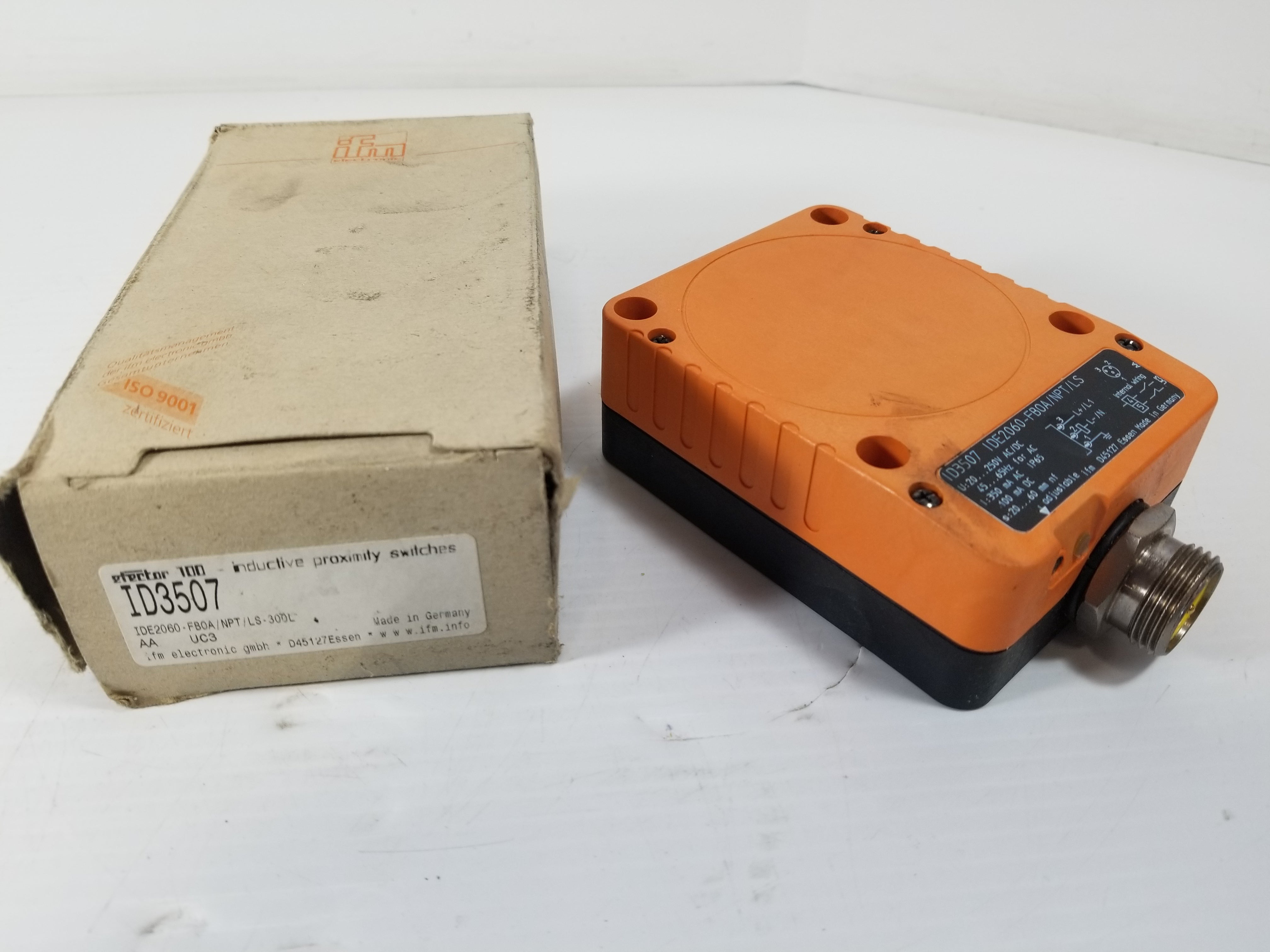 IFM Efector ID3507 Inductive Proximity Sensor