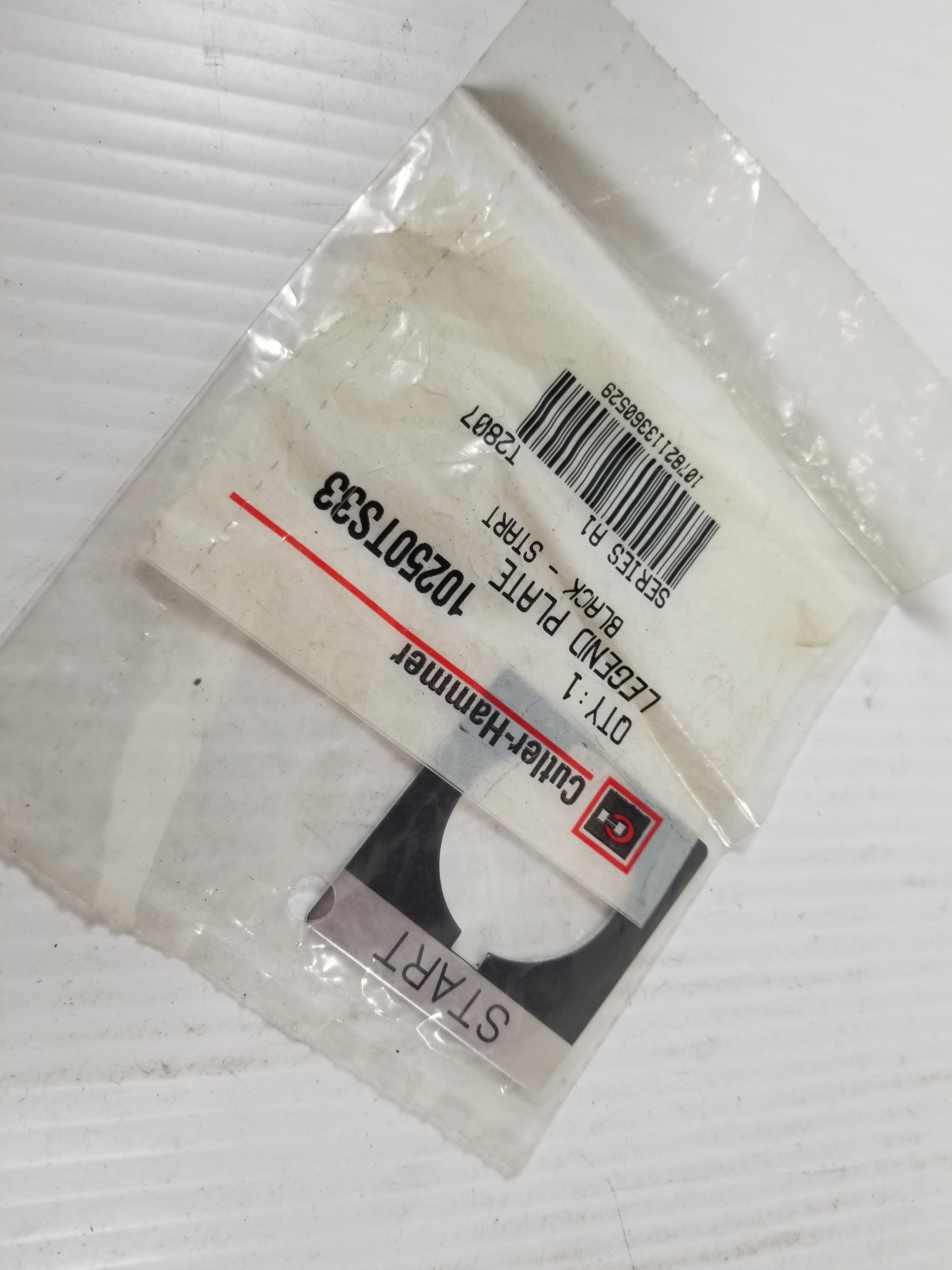 Cutler-Hammer 10250TS33 Legend Plate Black Start