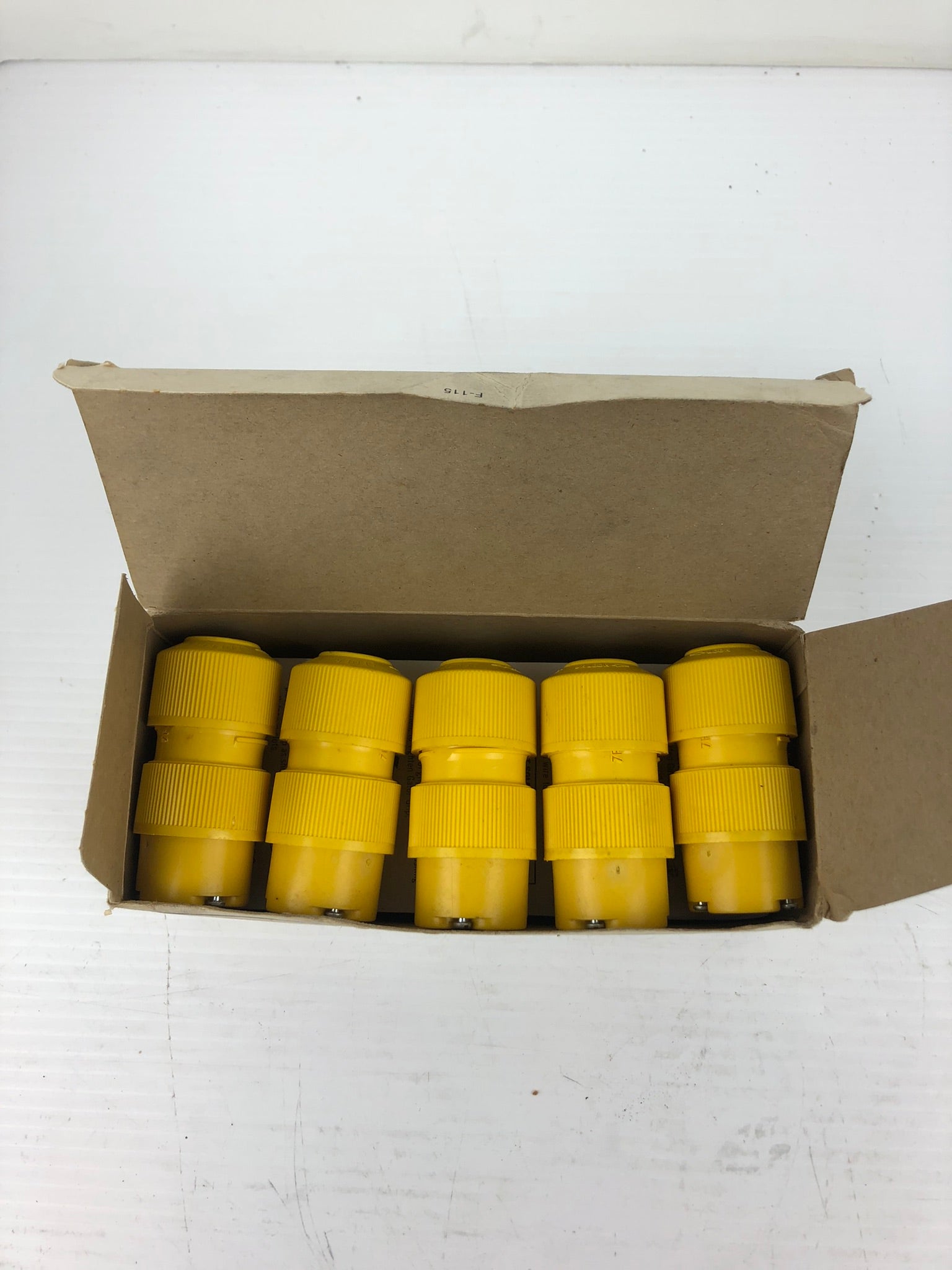 GE GLD 7555 Dyna Mate II Locking Connector 3 Pole General Electric - Box of 10