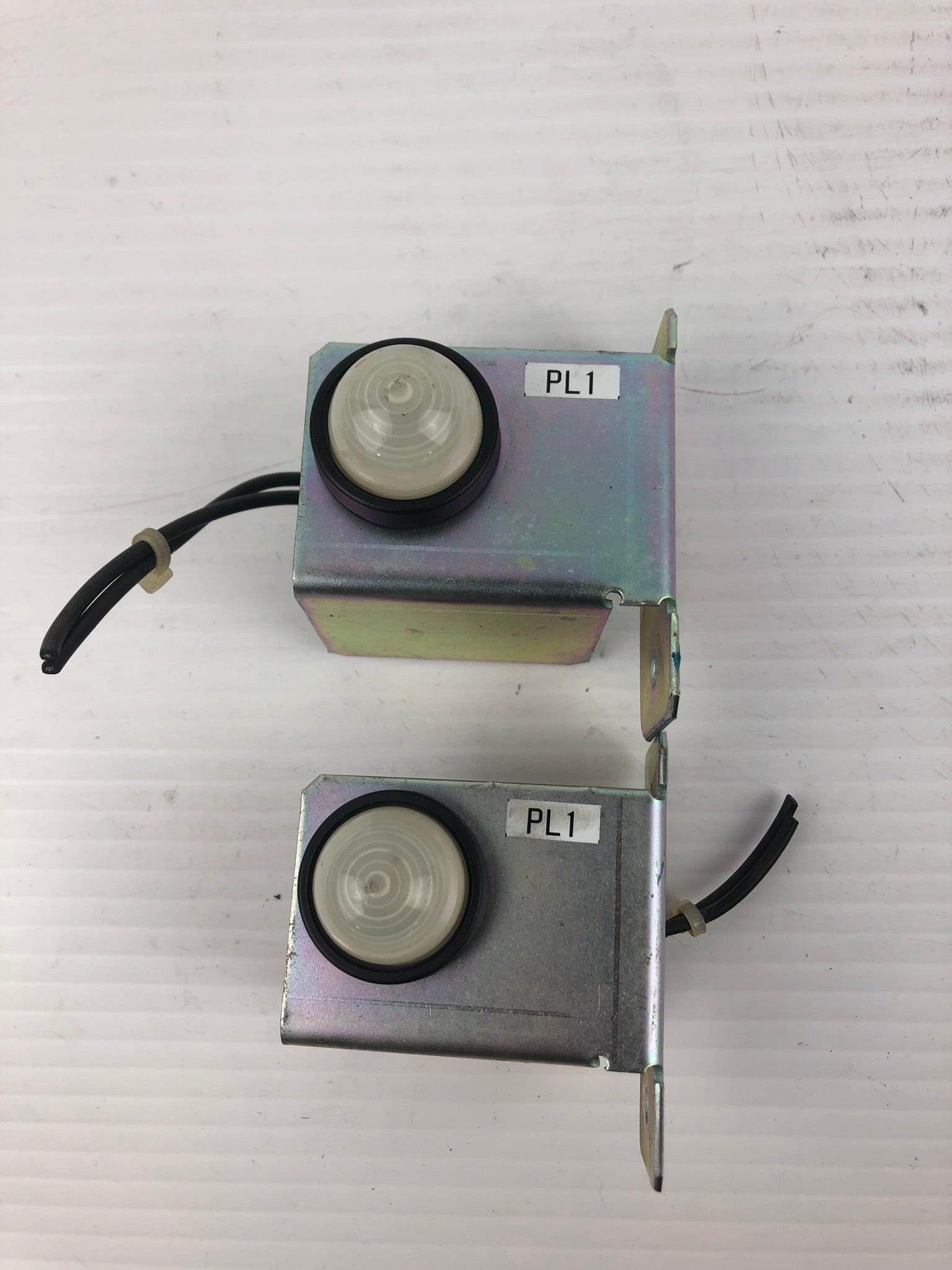 Fuji DR22D0L Indicator Light White E3 30 V (Lot of 2)