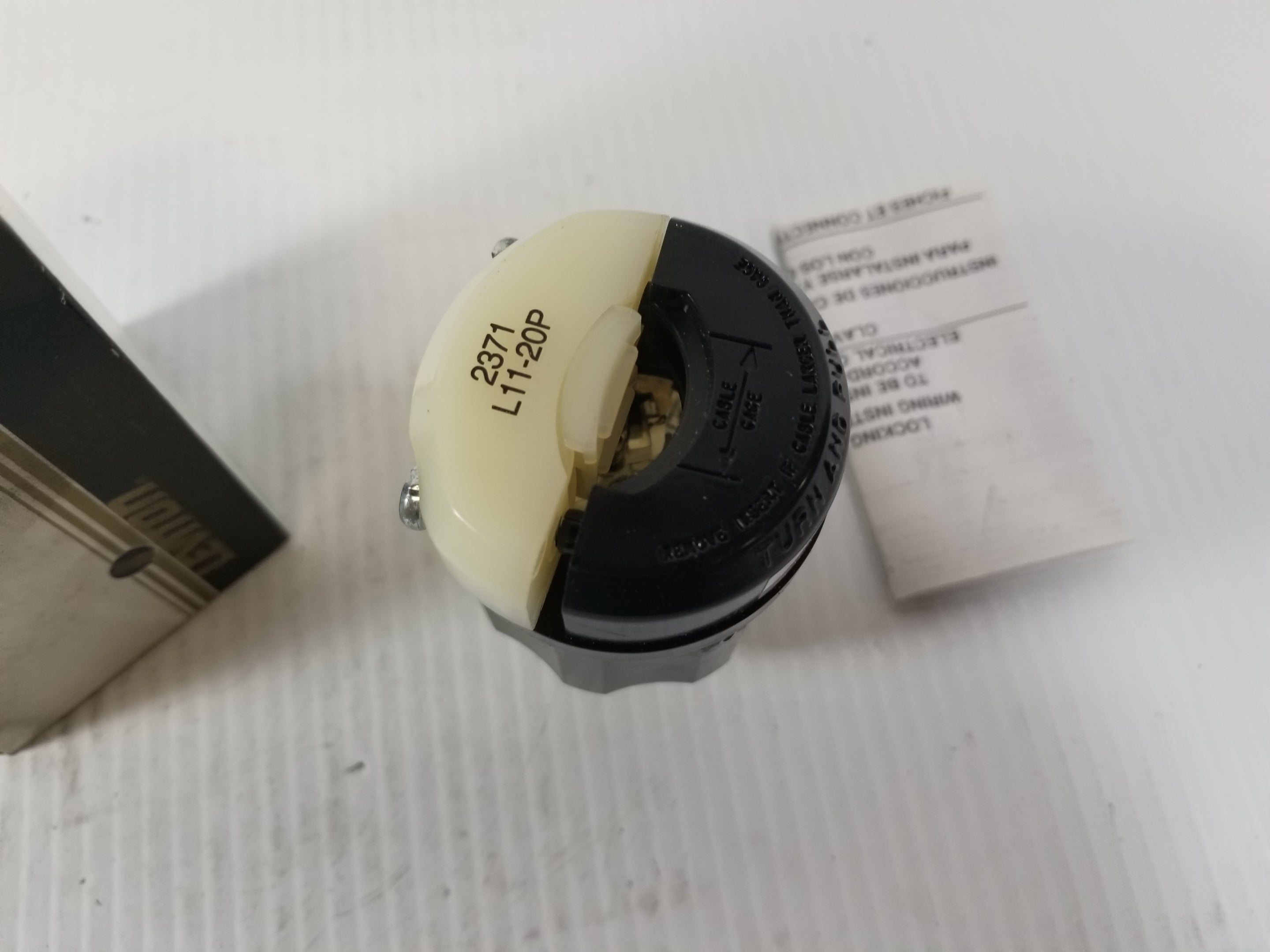 Leviton 2371 Locking Plug 250V 20A