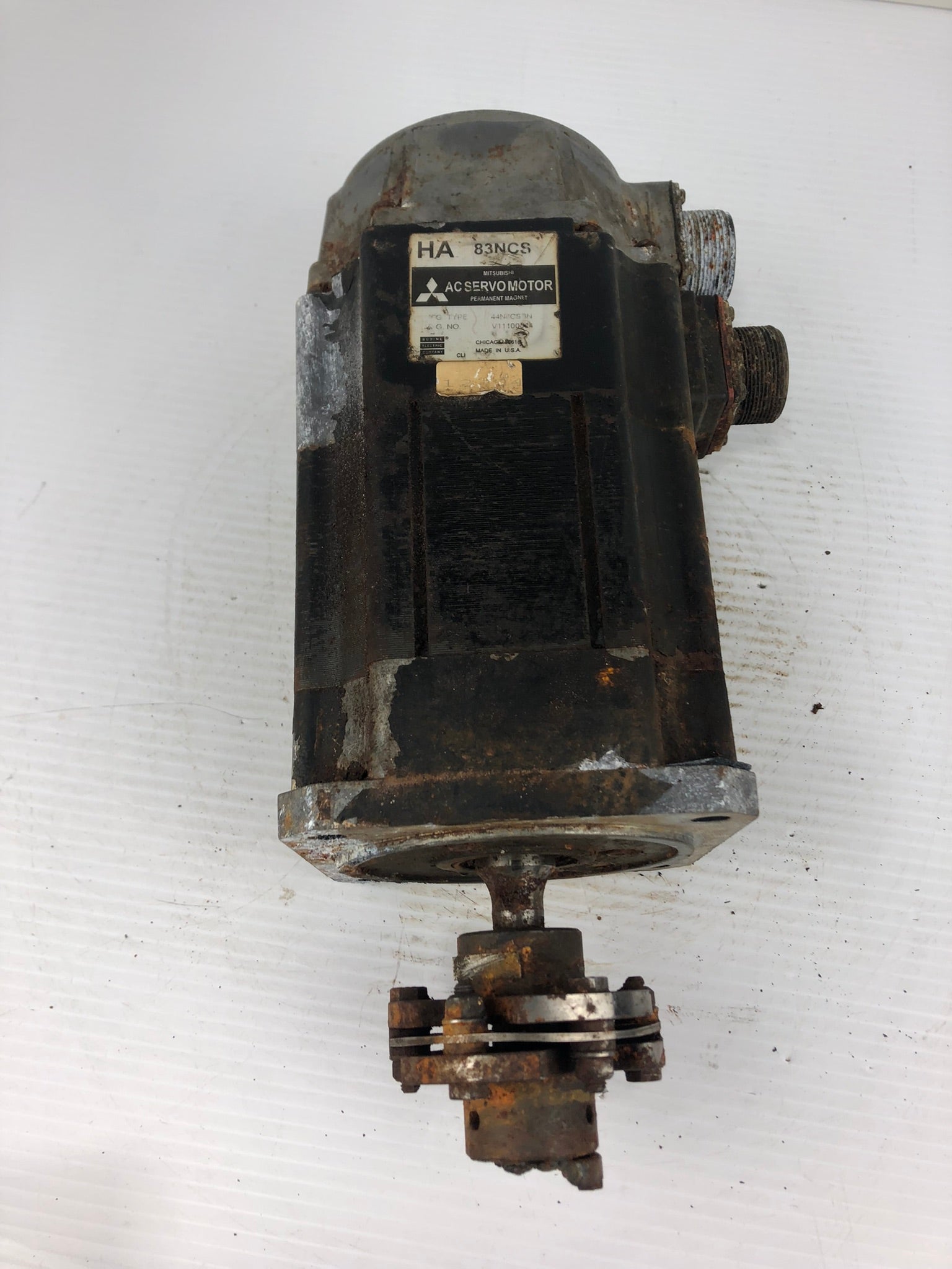 Mitsubishi 44N8CSBN AC Servo Motor HA 83NCS