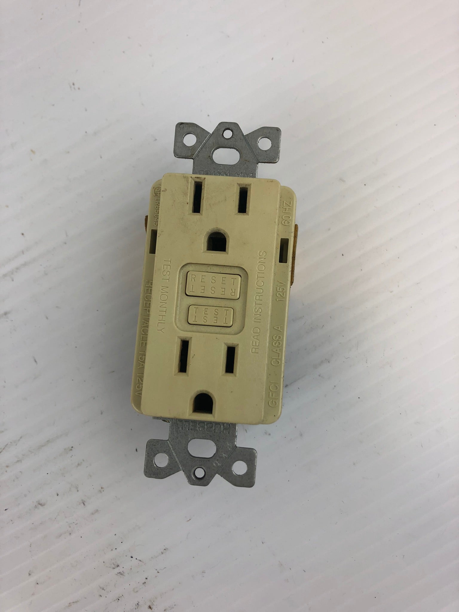 Hubbell LR65045 Receptacle 15A 125V GFCI Class A 60Hz