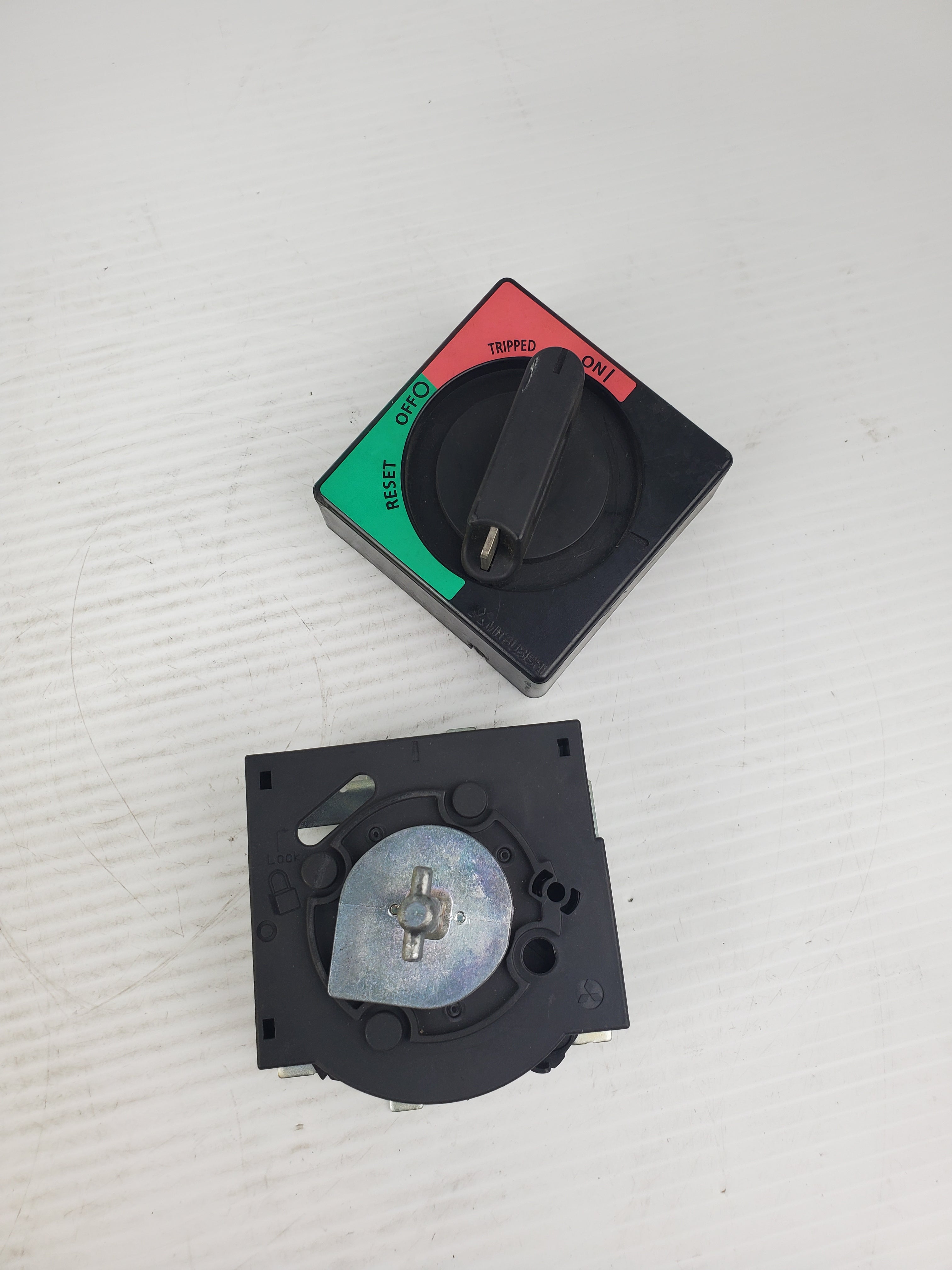 Mitsubishi 1015F External Handle Switch On/Off Reset/Tripped