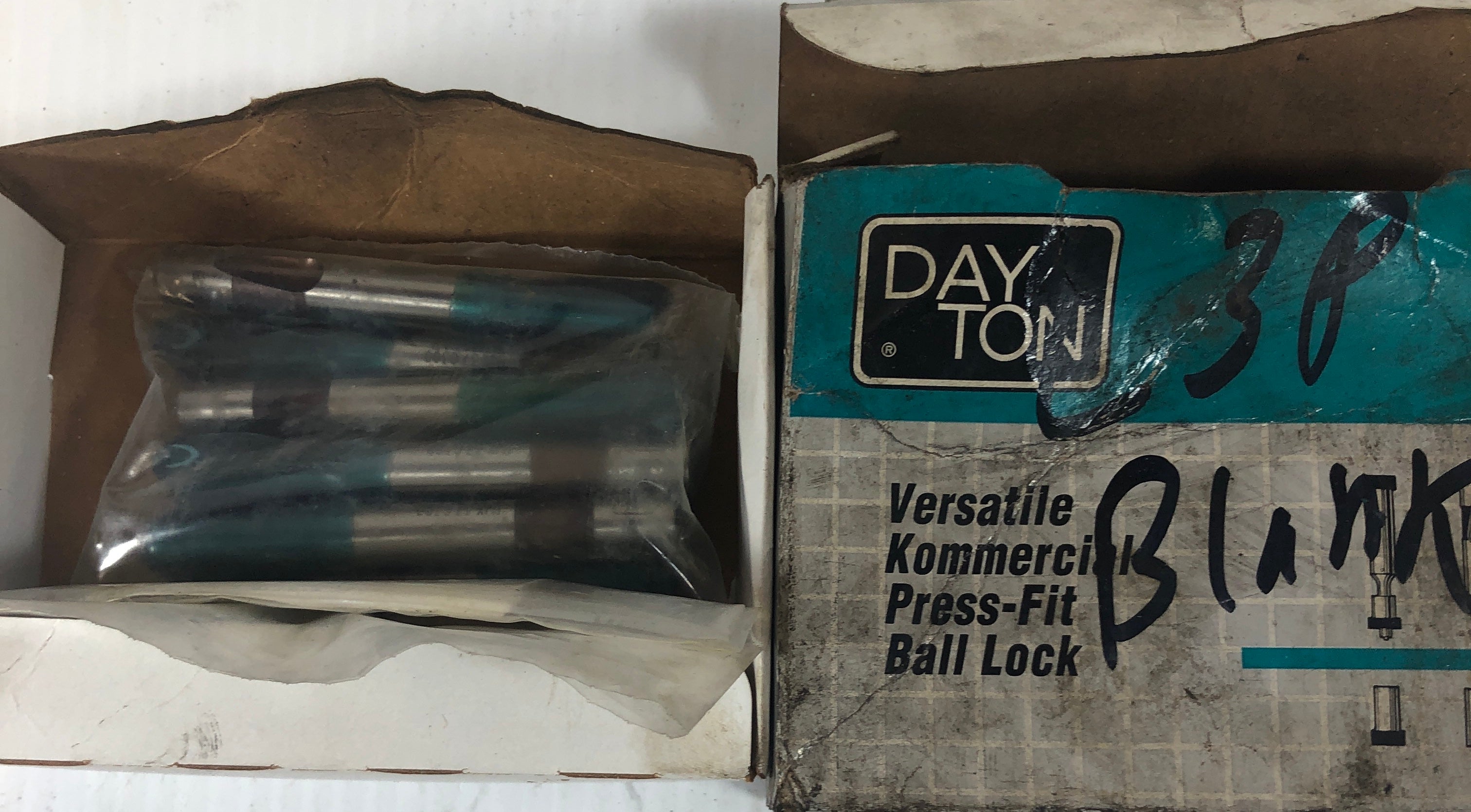 Dayton Versatile Kommercial Press Fit Ball Lock HJX37C300 Box of 8