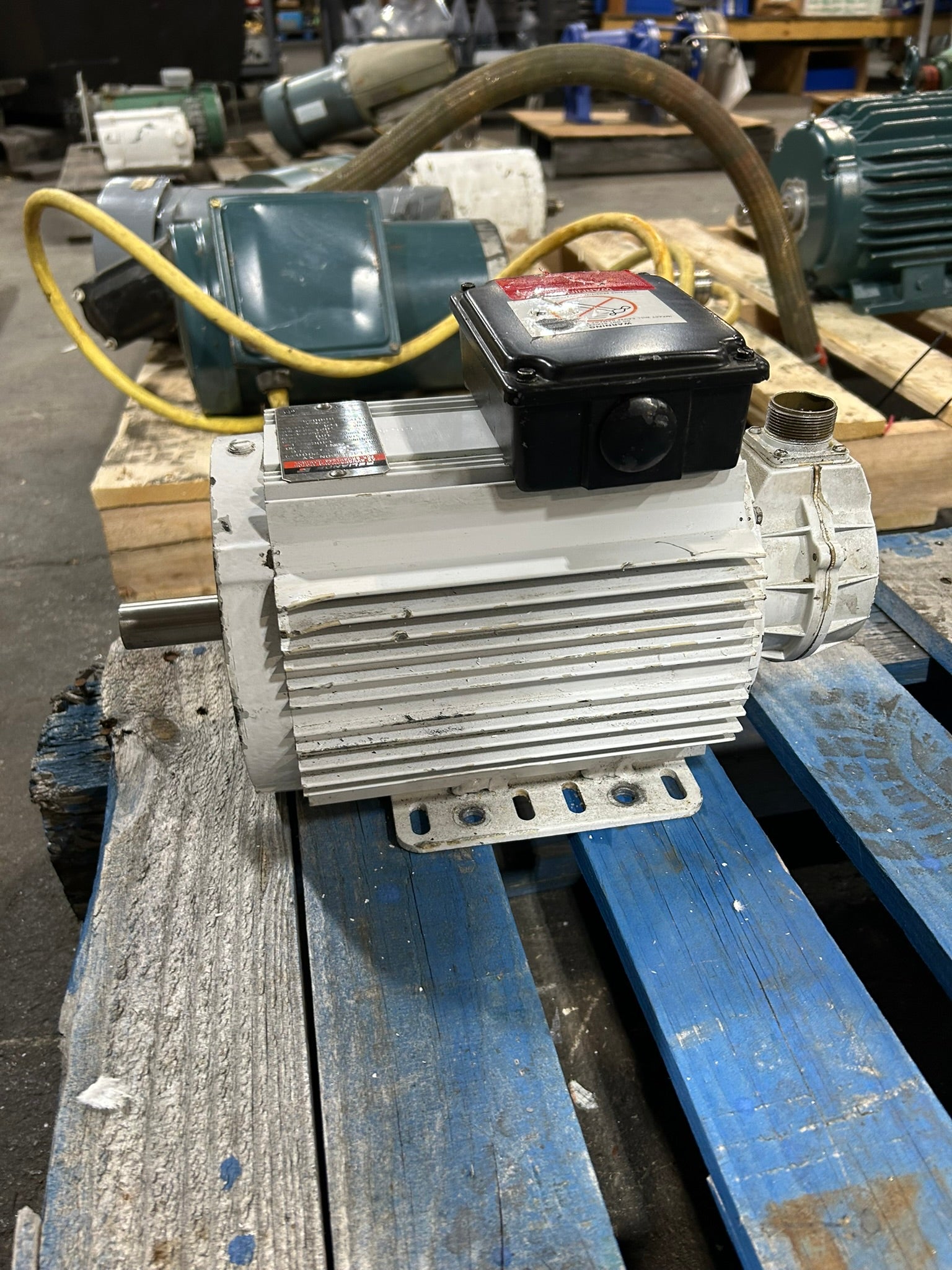 Reliance Electric R14H1160N-XY AC Motor 2 HP 2000/5500 RPM 3 Phase