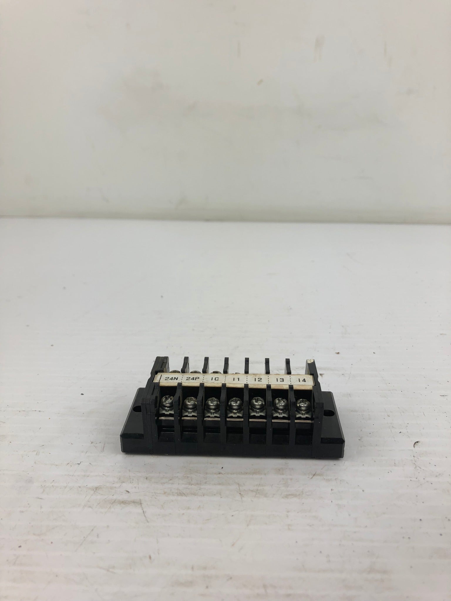 IDEC BTB15 Terminal Block 7P
