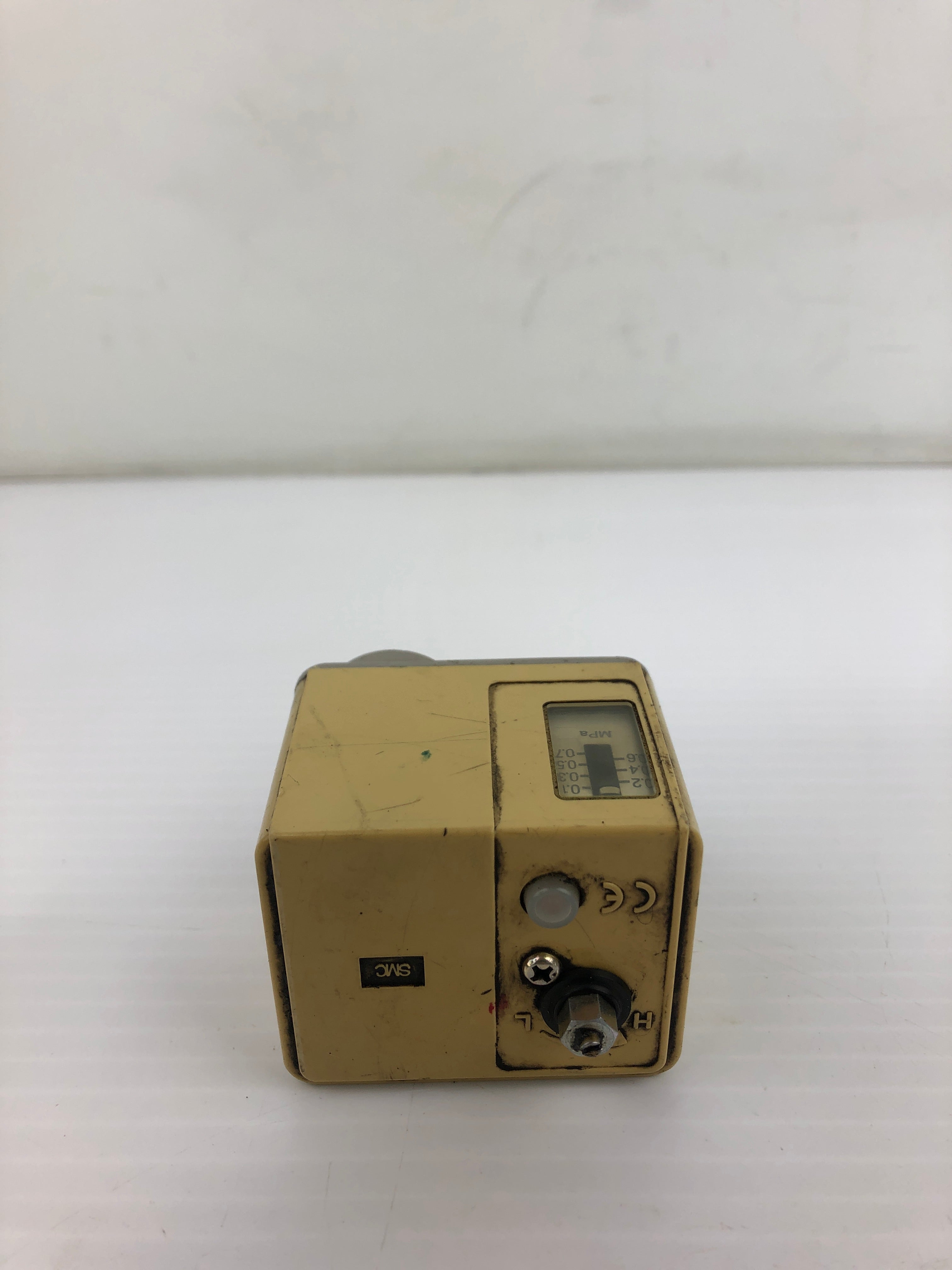 SMC IS3000-02L5 Pressure Switch 0.1~0.7MPa