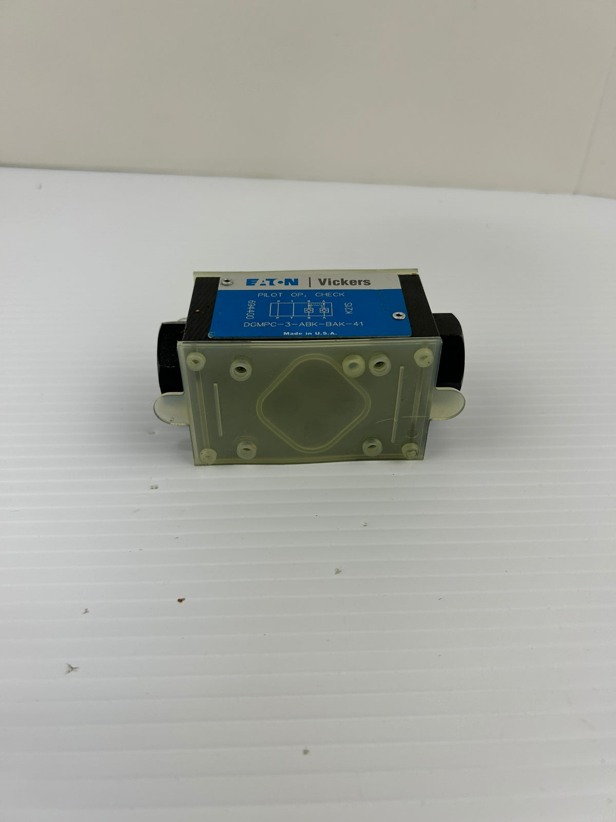 Eaton Vickers DGMPC-3-ABK-BAK-41 Pilot Operated Check Hydraulic Valve SystemStak