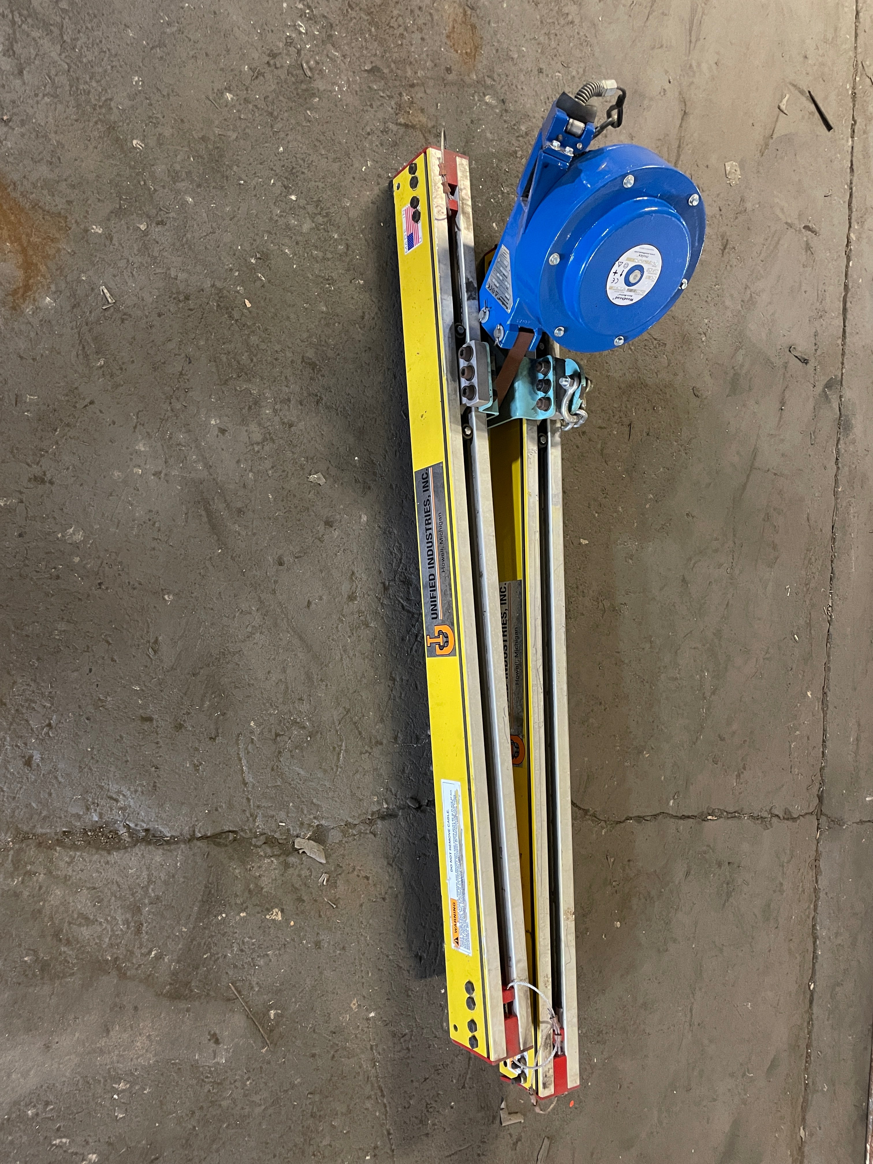 Woodhead 134KA Aero-Motive Molex Balancer with Unified Industries Rail 124-146#