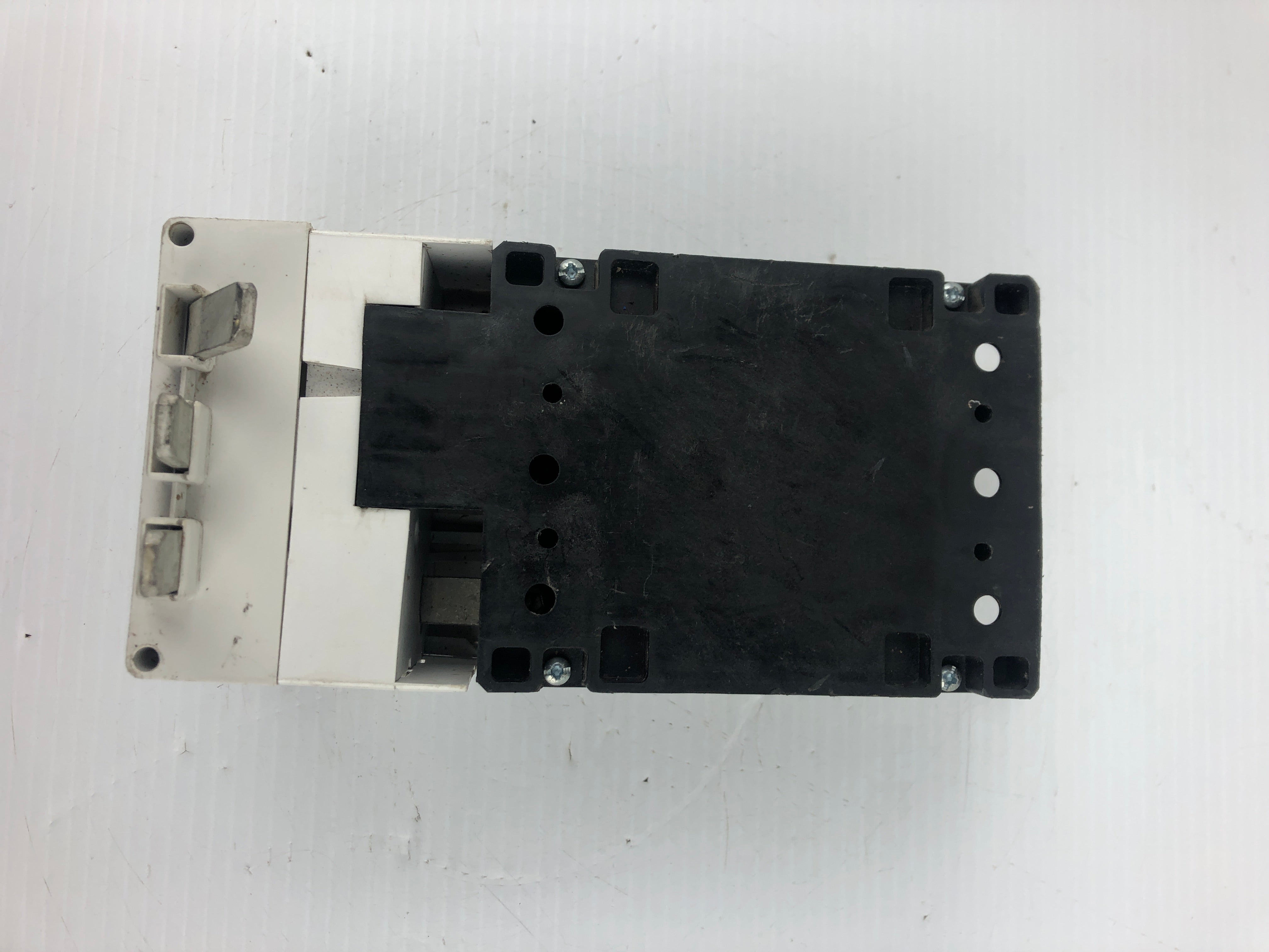 Eaton N02NEXCXNN-MLS Starter Contact Block 90A 600V N04NES3X3N (Bent Connector)