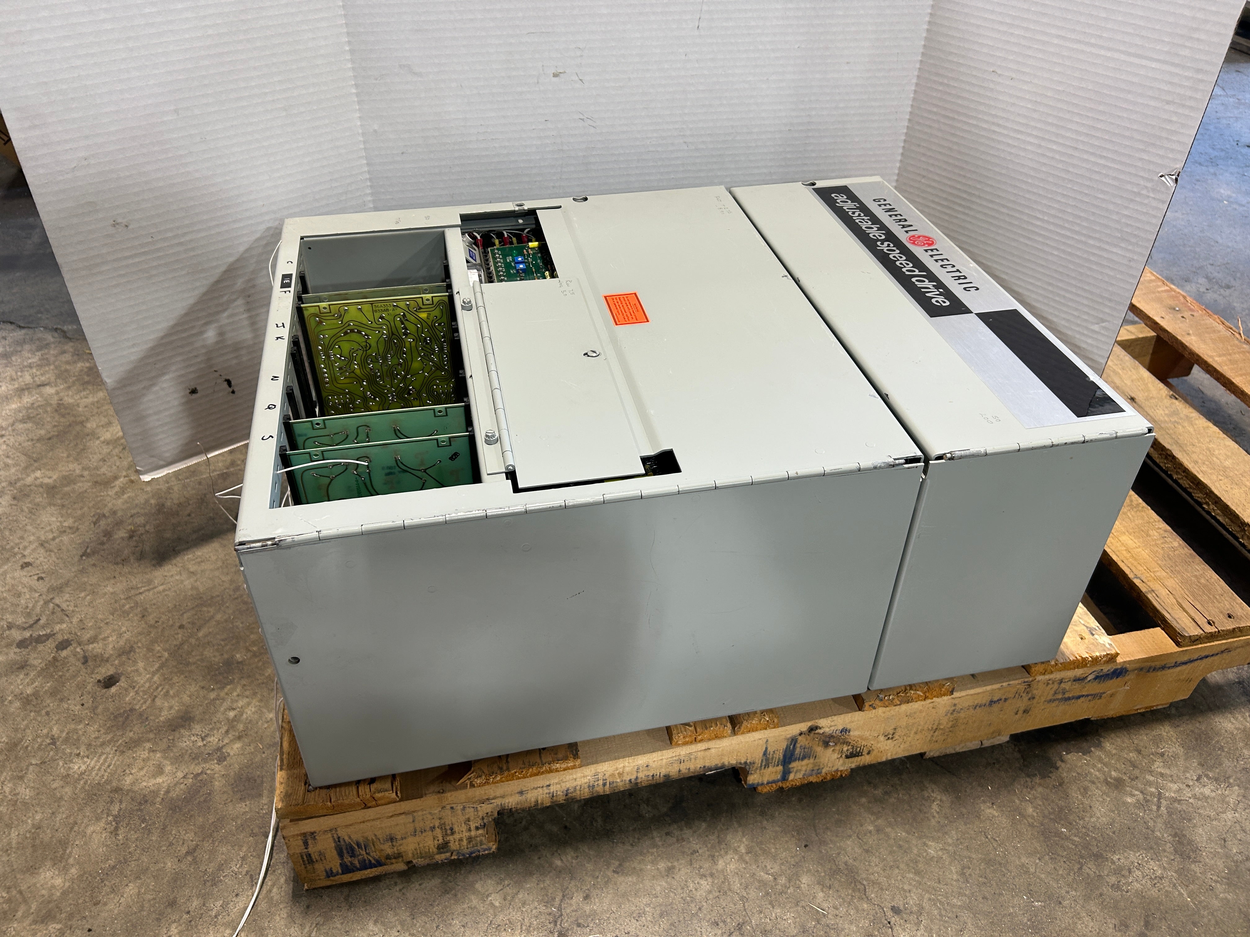 General Electric 7VJYX036CD0101 Adjustable Speed Drive 15HP 240/460V 55/31A 3PH