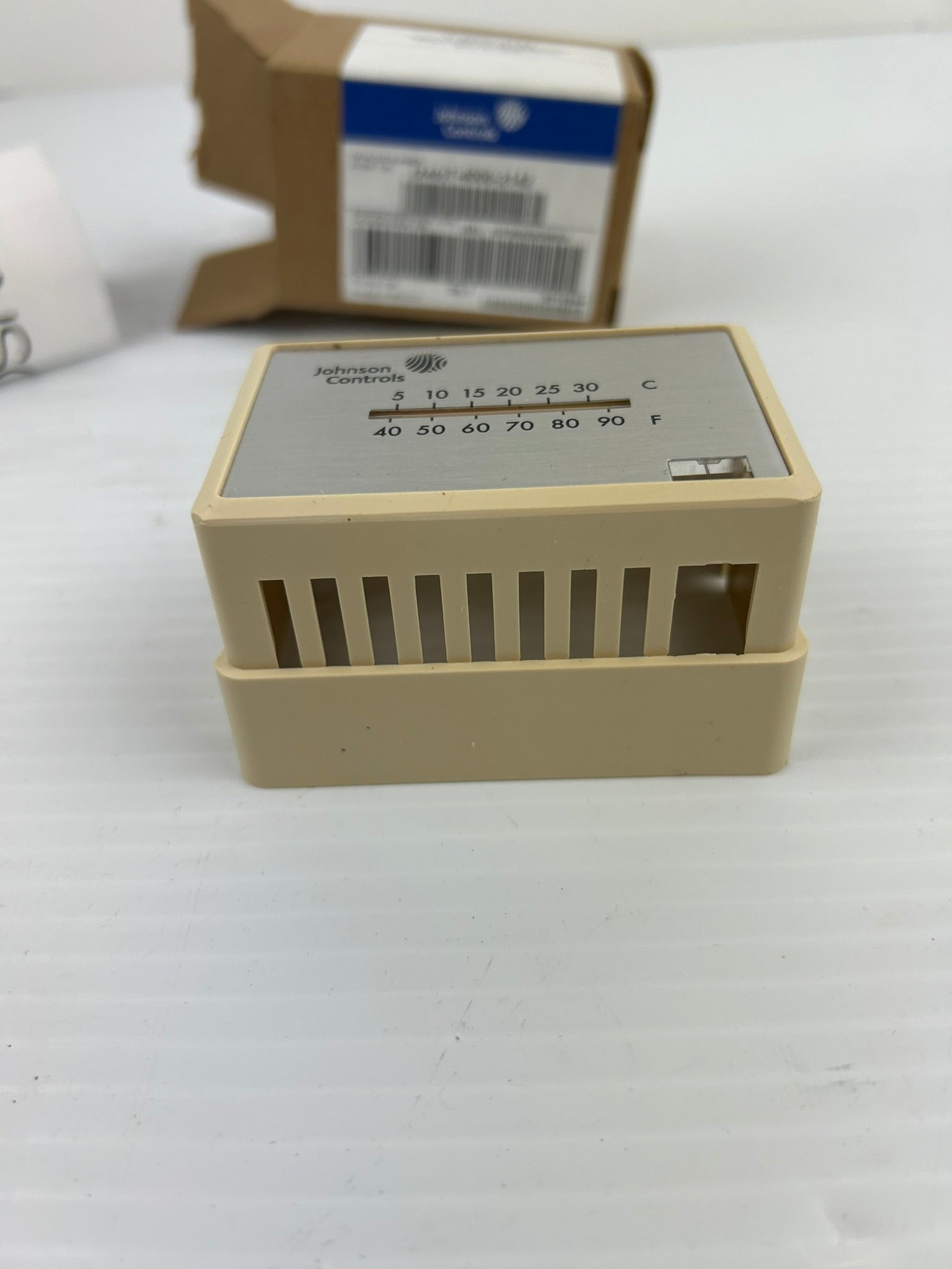 Johnson Controls T-4000-2142 Beige Plastic Thermostat Cover Horizontal