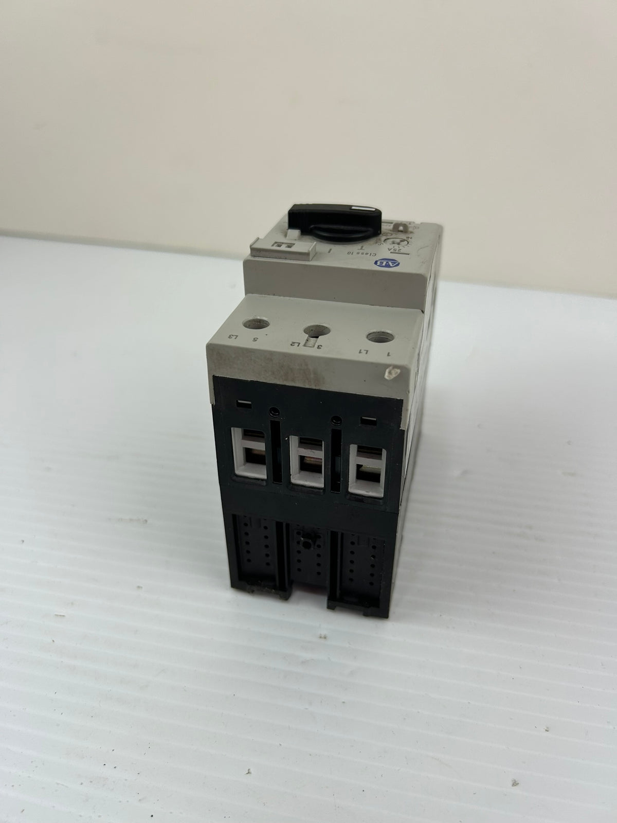 Allen-Bradley 140M-F8E-C25 Motor Protection Circuit Breaker Series C 18-25A 3PH