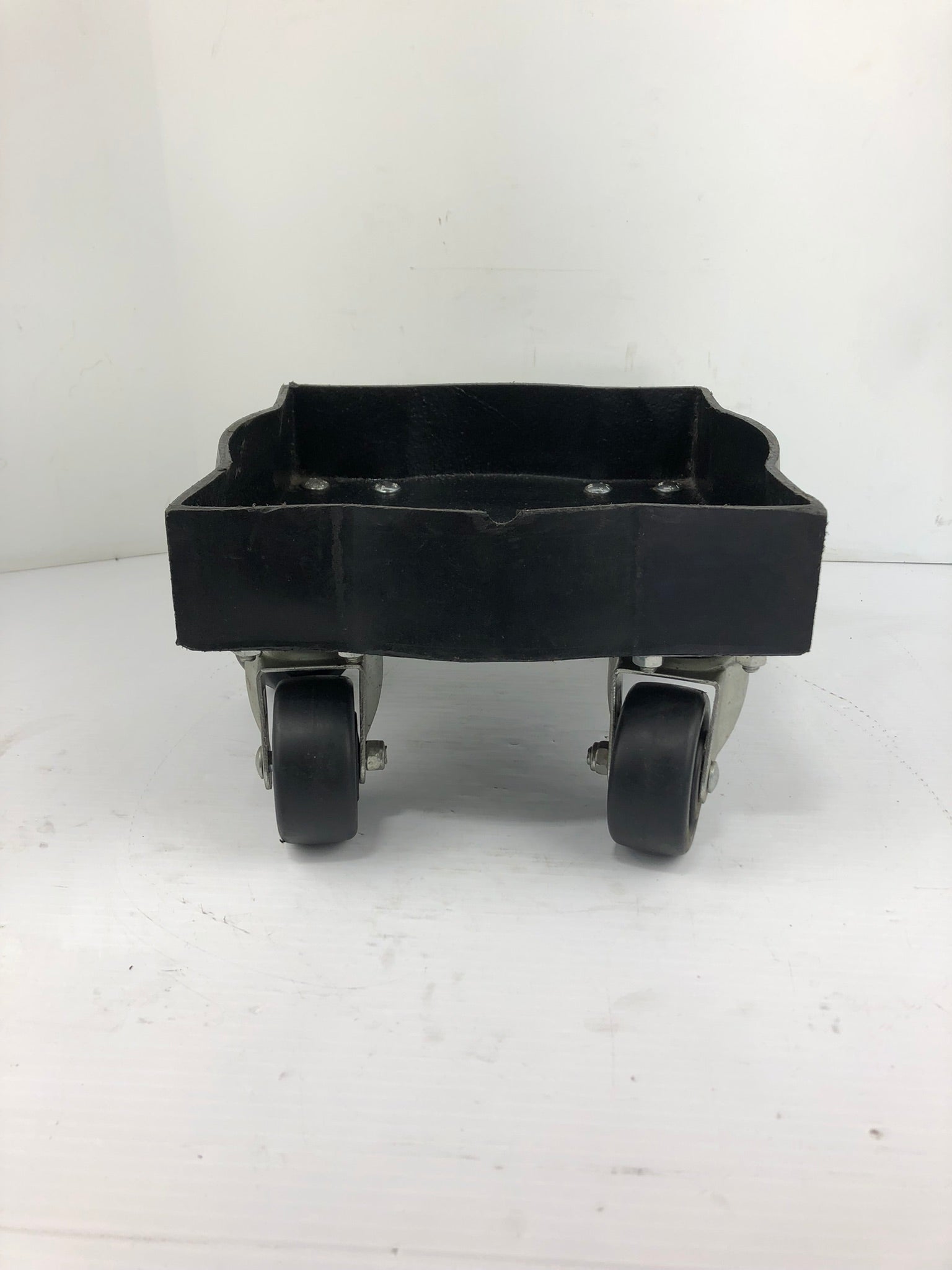 Back Plastic Stand with Metal Swivel Casters Wheeled Plant Holder, Motor Stand