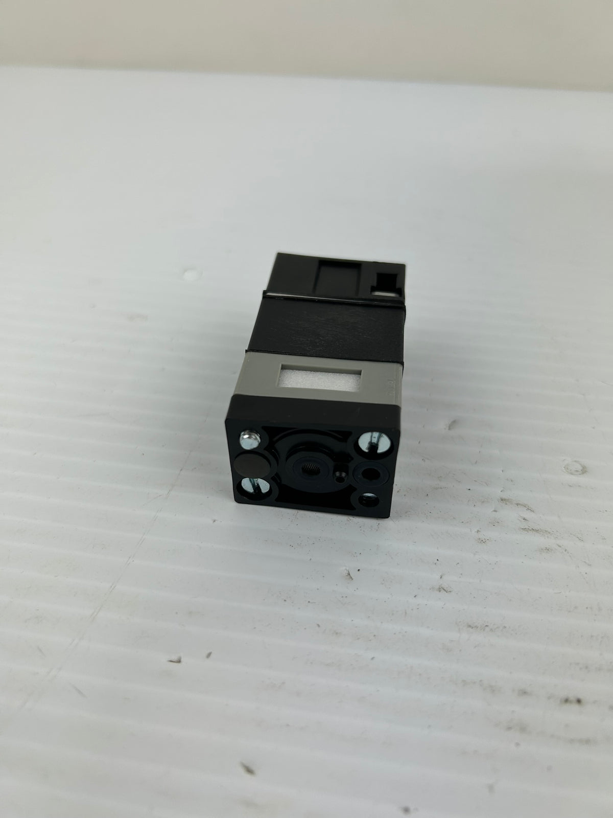 Crouzet 81 506 920 Pneumatic Adjustable Frequency Generator Air Logic Valve