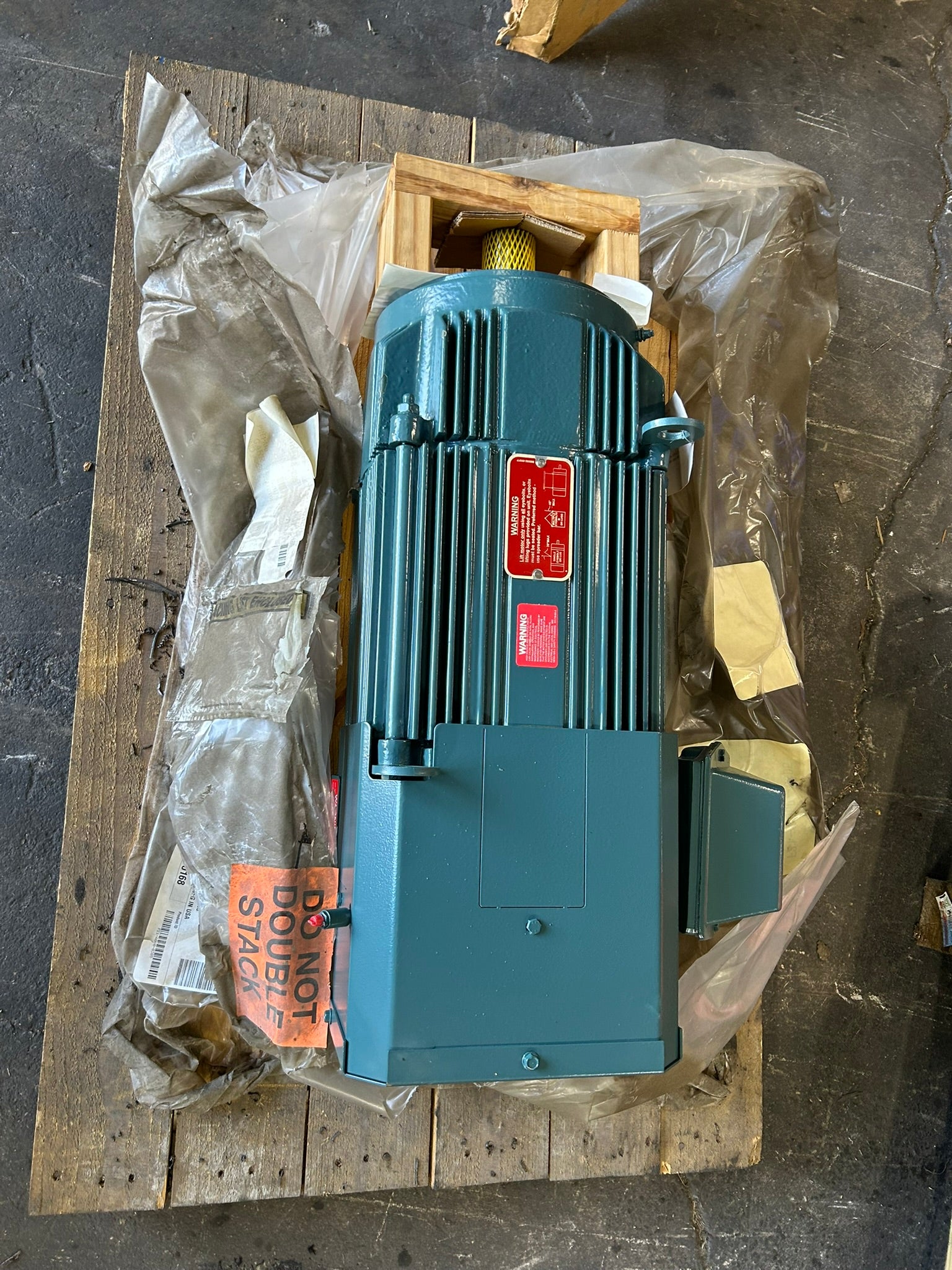 ABB Baldor Reliance 40HP Inverter Duty AC Motor F21-A000-0305 TEFC 460V 3PH