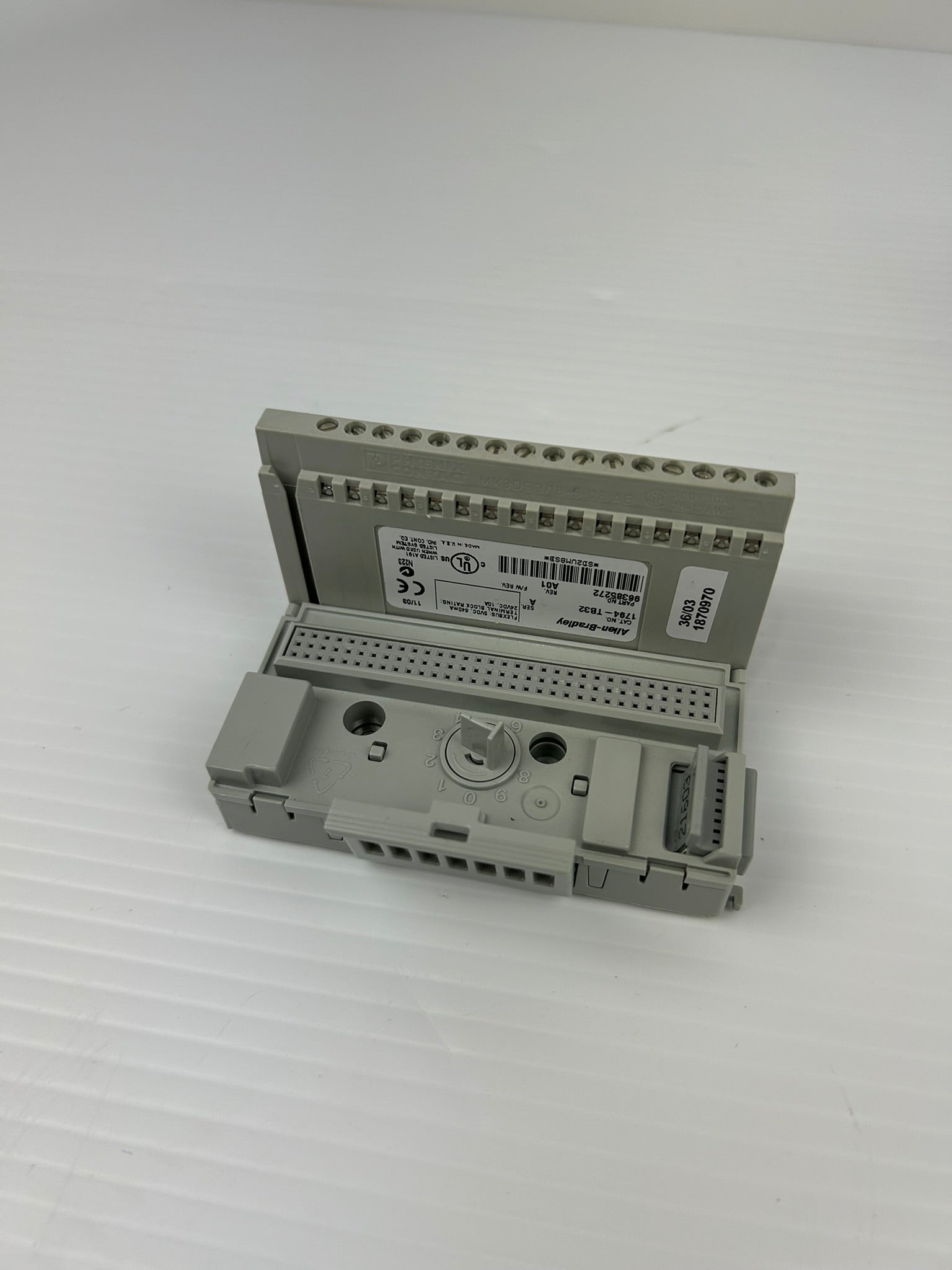 Allen Bradley 1794-TB32 Terminal Base Series A
