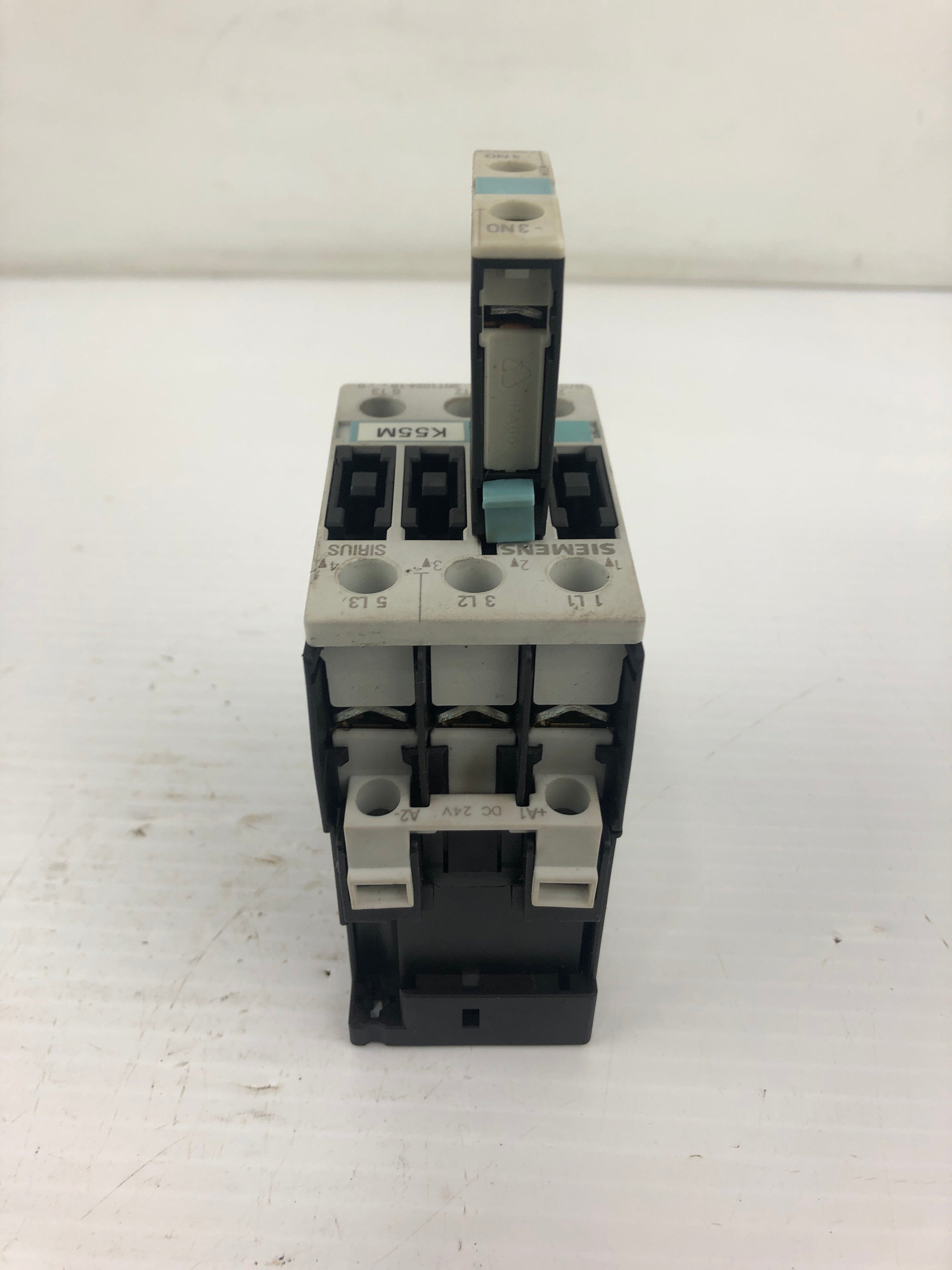 Siemens 3RT1024-1B Contactor with Surge Suppressor LO010529