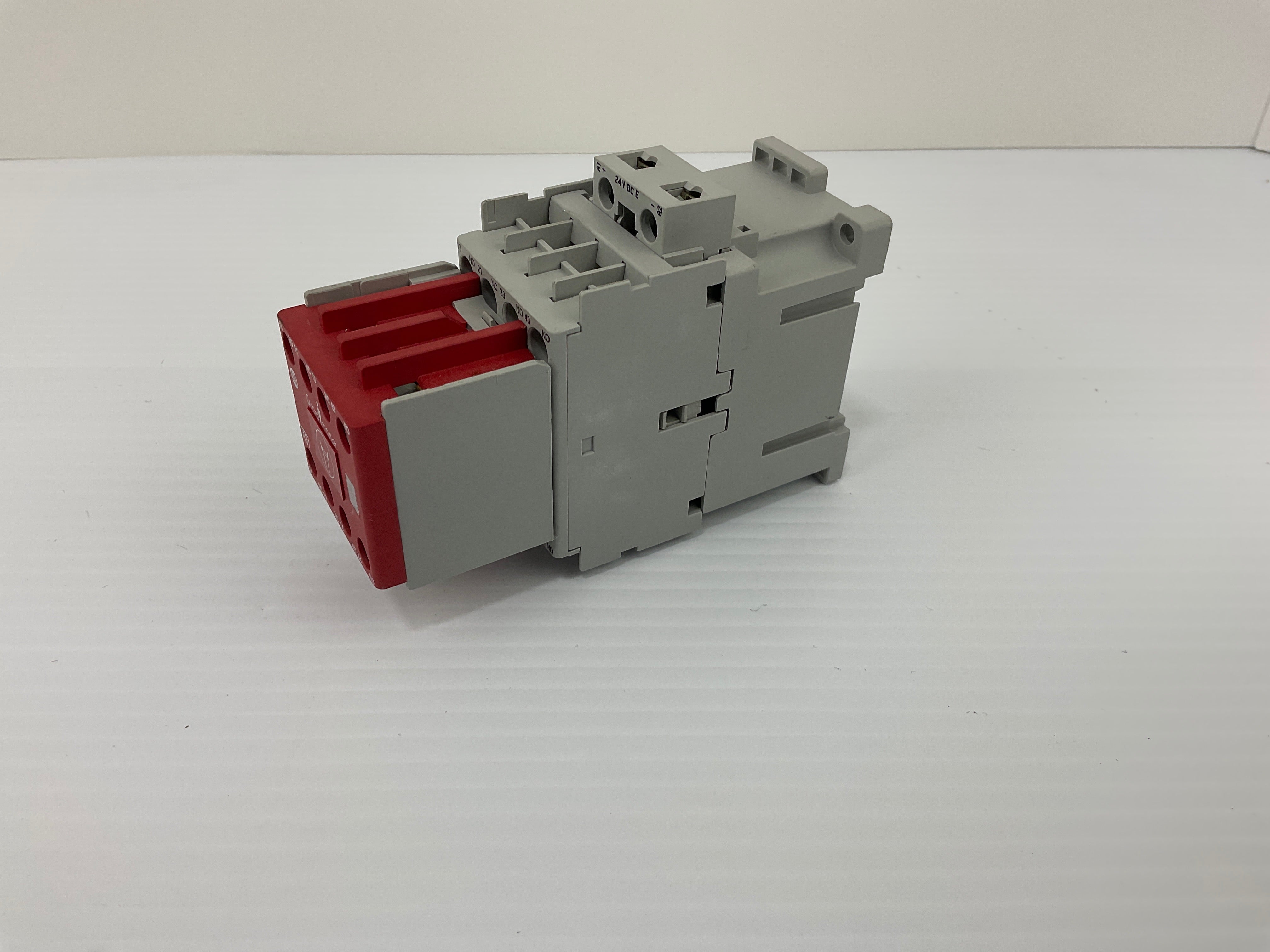 Allen Bradley Relay 700-CF310* Coil 100S-F Series B