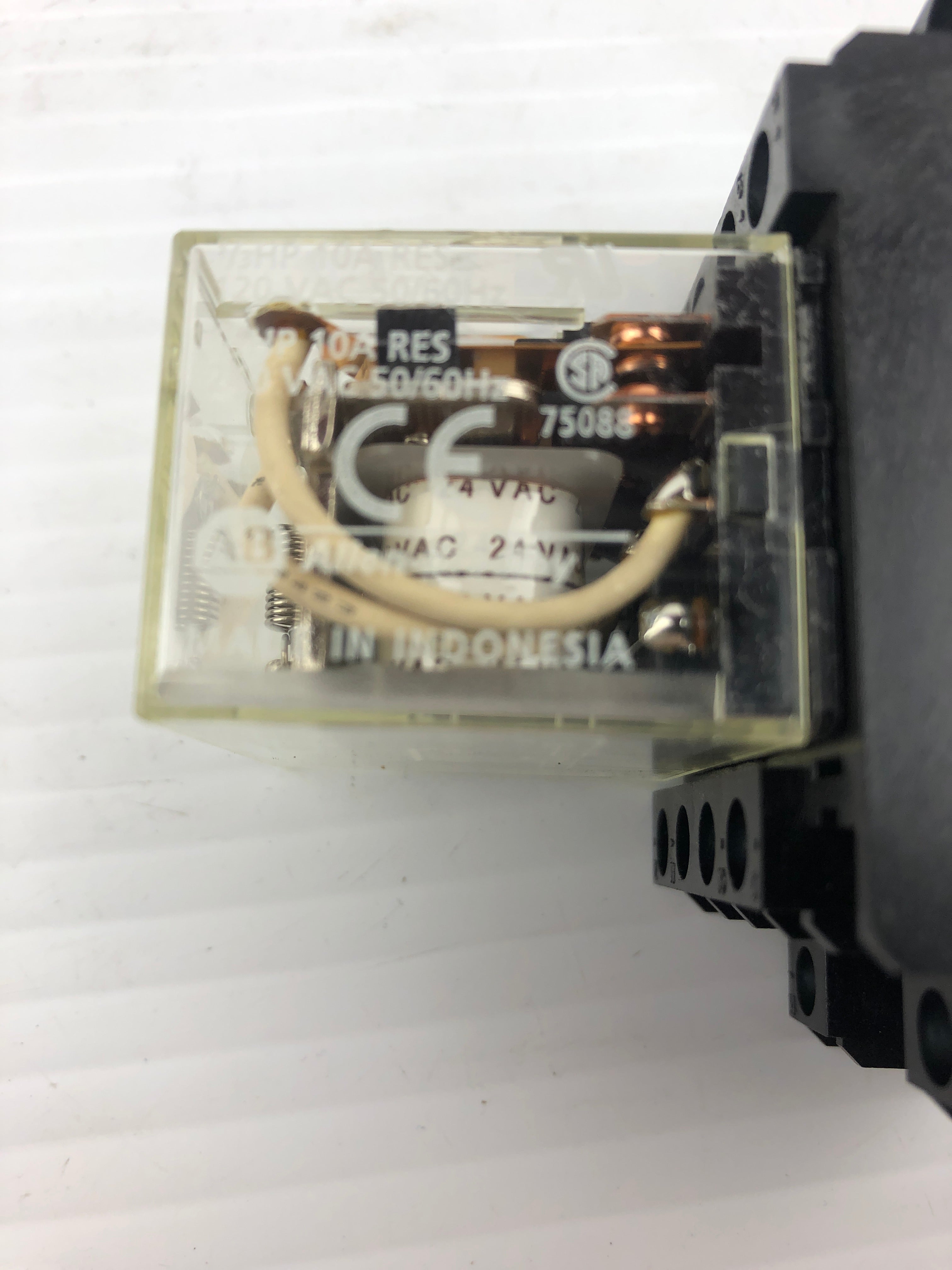 Allen-Bradley Relay 700-HF34A24 with 700-HN139 Series A Base - Lot of 2