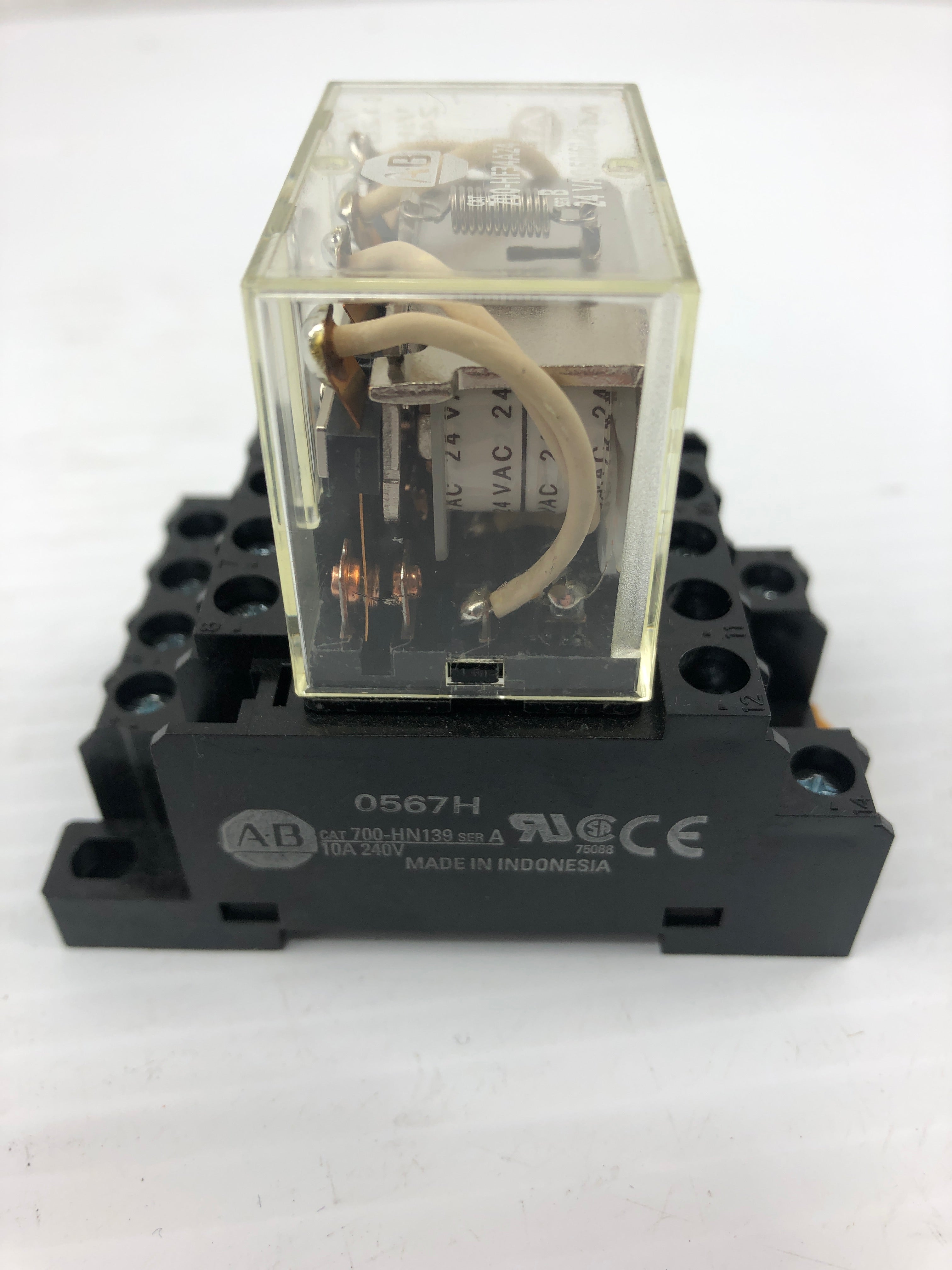 Allen-Bradley Relay 700-HF34A24 with 700-HN139 Series A Base - Lot of 2