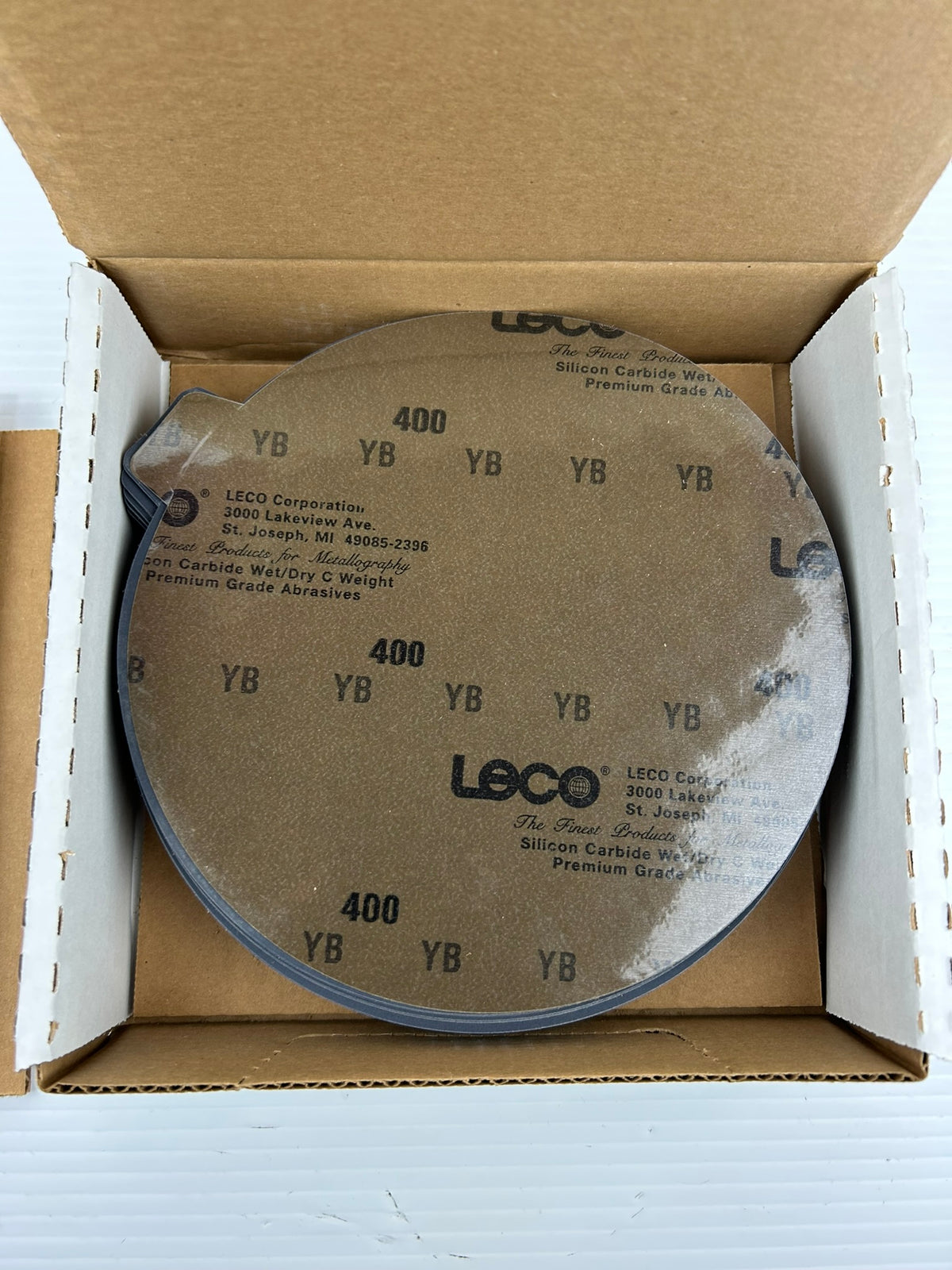 LECO 810-267-PRM 8" 400 Grit Silicon Carbide PSA Abrasive Discs 100 Count