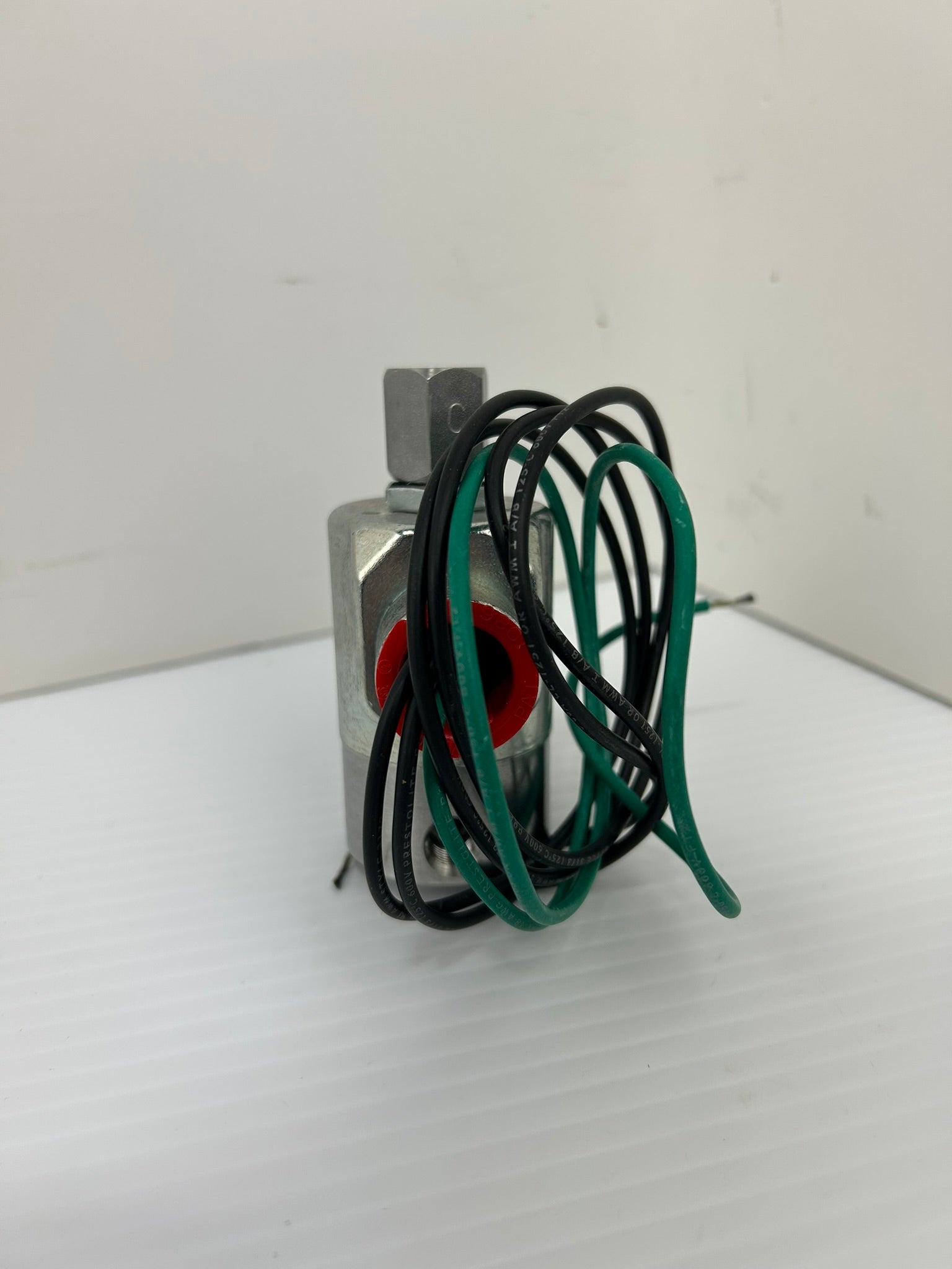 Versa ESM-3202-66-H2-A120 Valve 0-75PSIG 0-5.2bar 38VDC 8.7W 50/60Hz