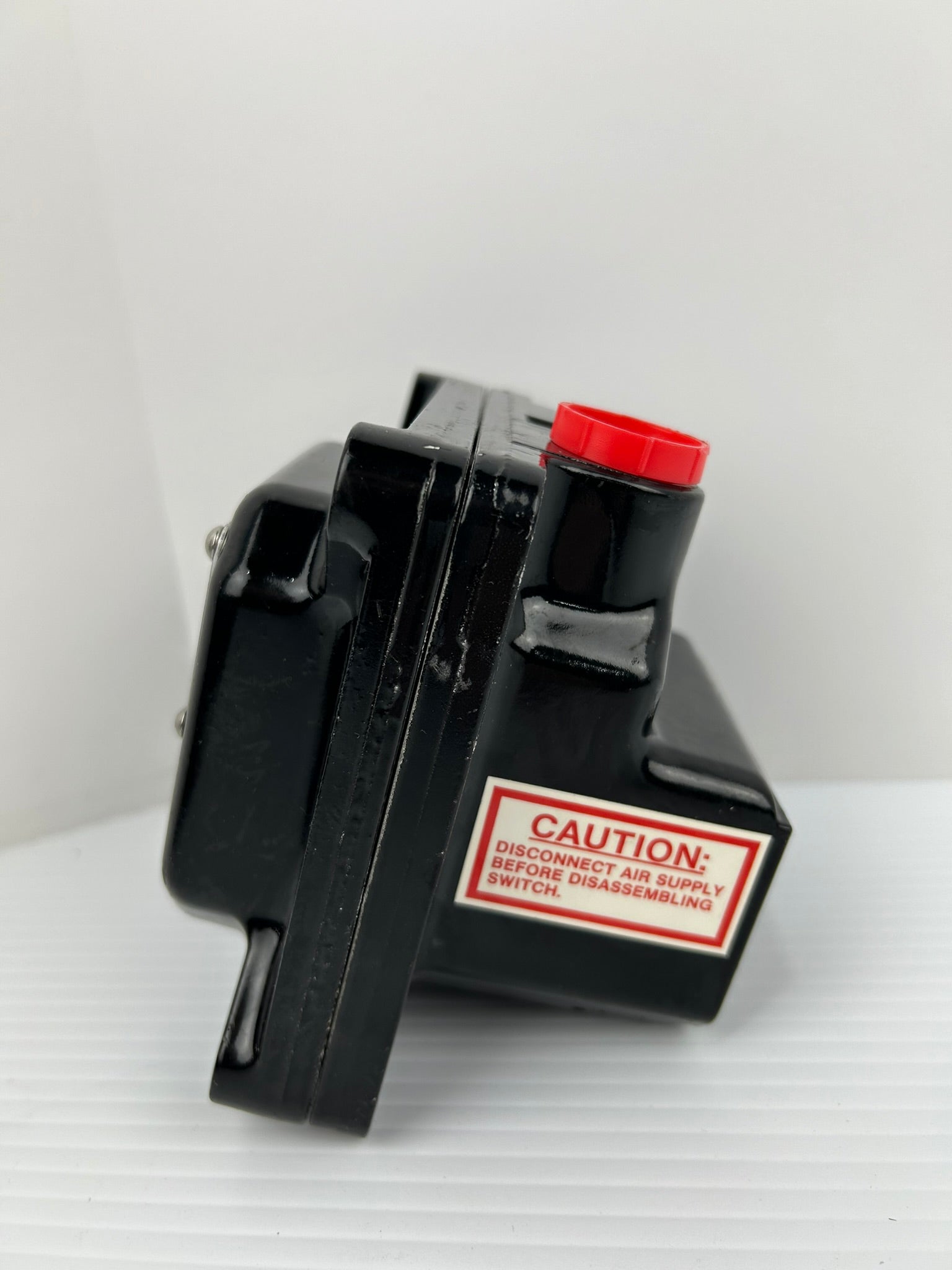 Worcester/McCanna 25E 39 SNZ3 N0890 Proximity Sensor 20-140VAC