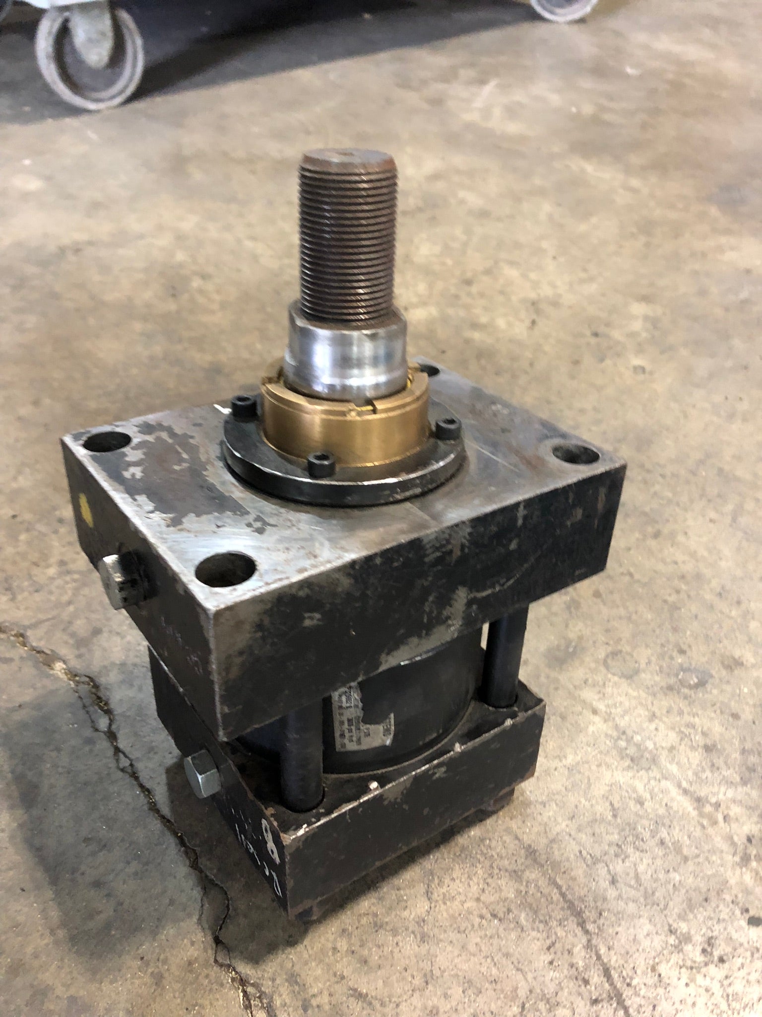 Parker BB647 X8.13 CC400 Hydraulic Cylinder FF329652B