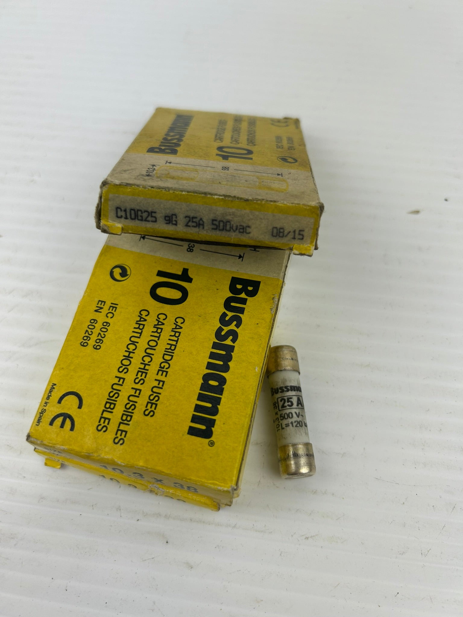 Lot of 28 - Bussmann C10G25 C10G4 C10M6 Industrial Ceramic Fuses