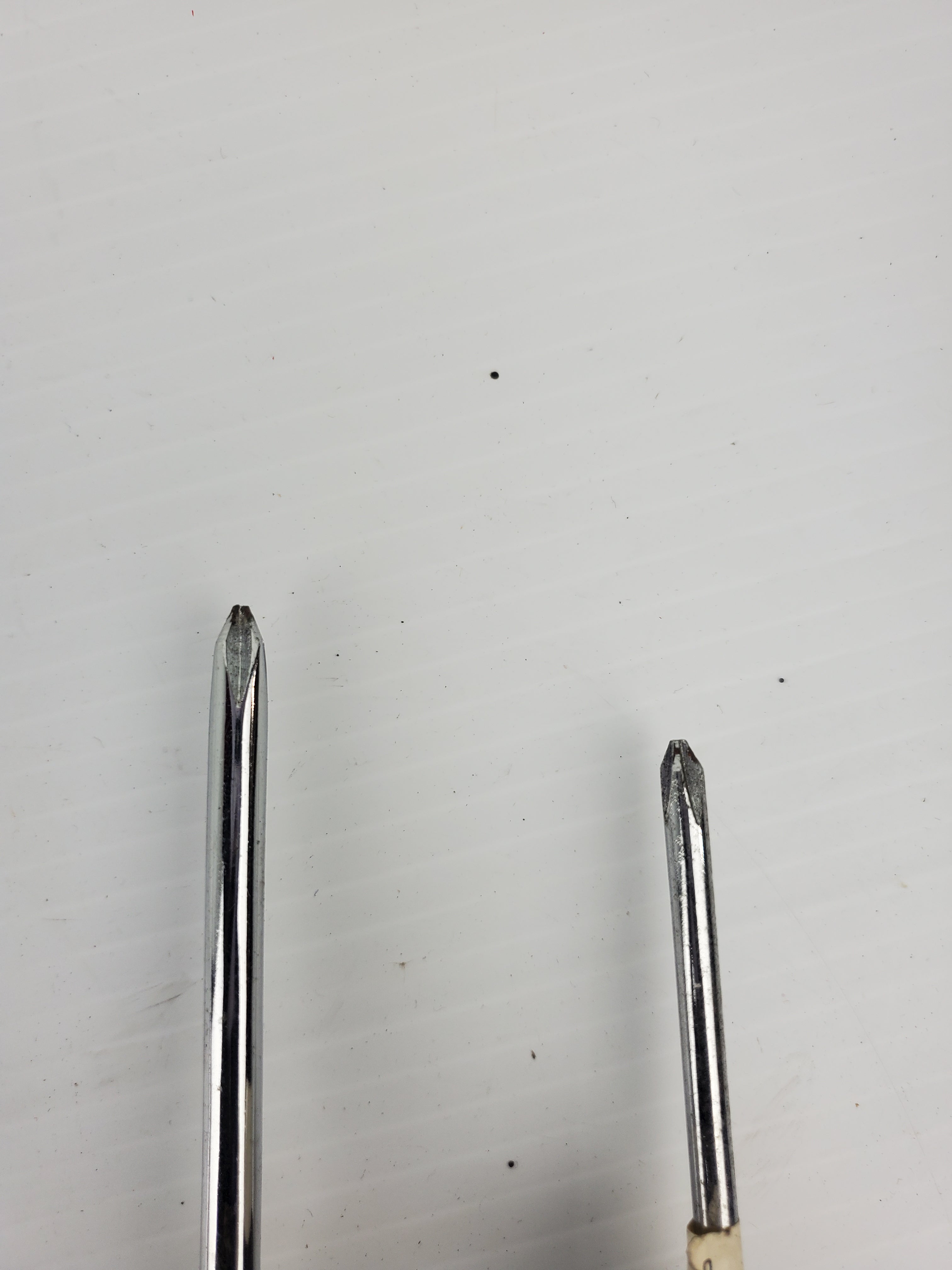 PT #1 3/16" x 3" Phillips and #2 1/4" x 4" Phillips Screw Drivers - Set of 2