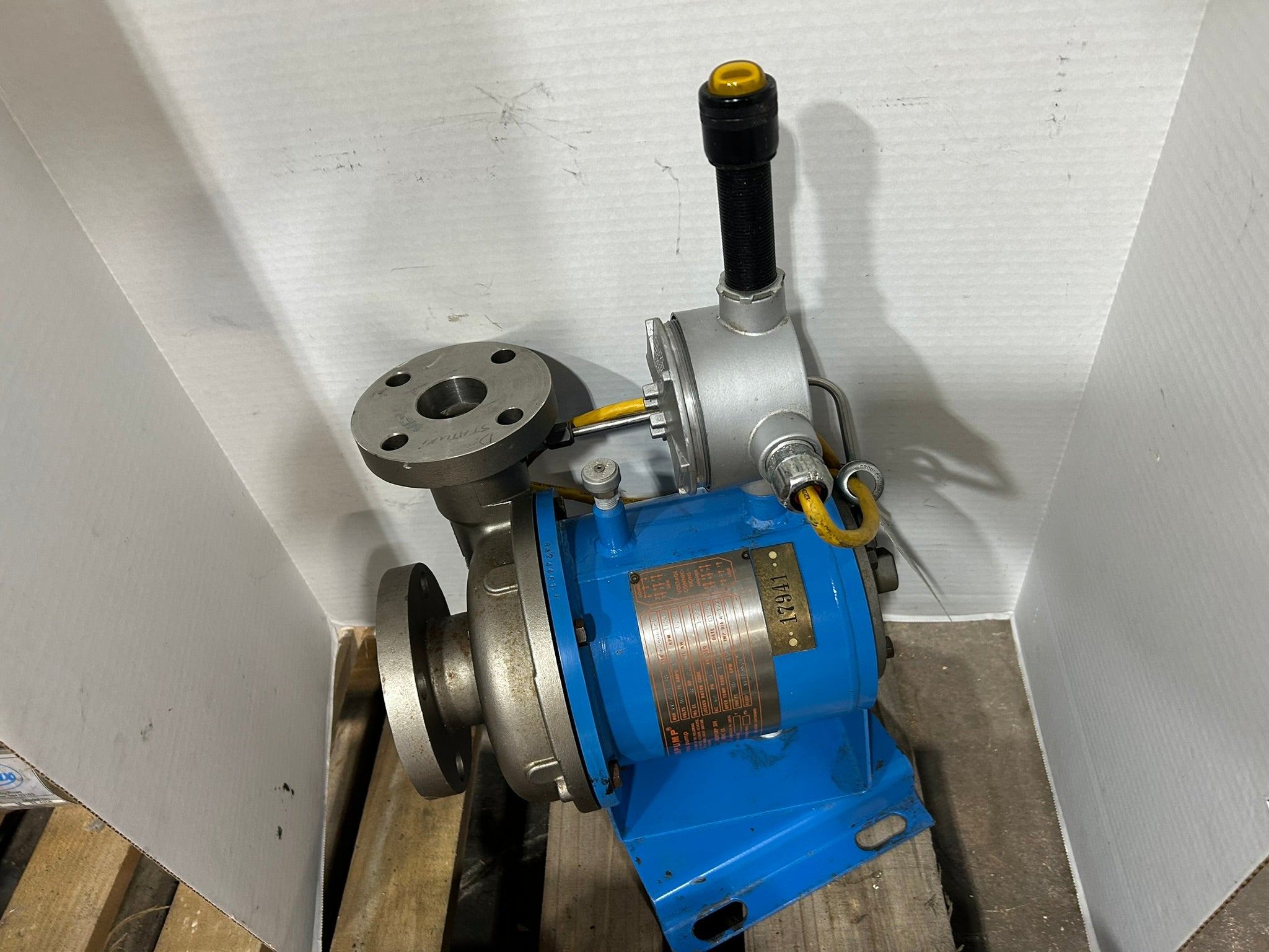 Crane Co. Chempump GC-0.5L-1S Seal-Less Pump 0.5L HP 0.75 FL kW 3PH 1750 RPM