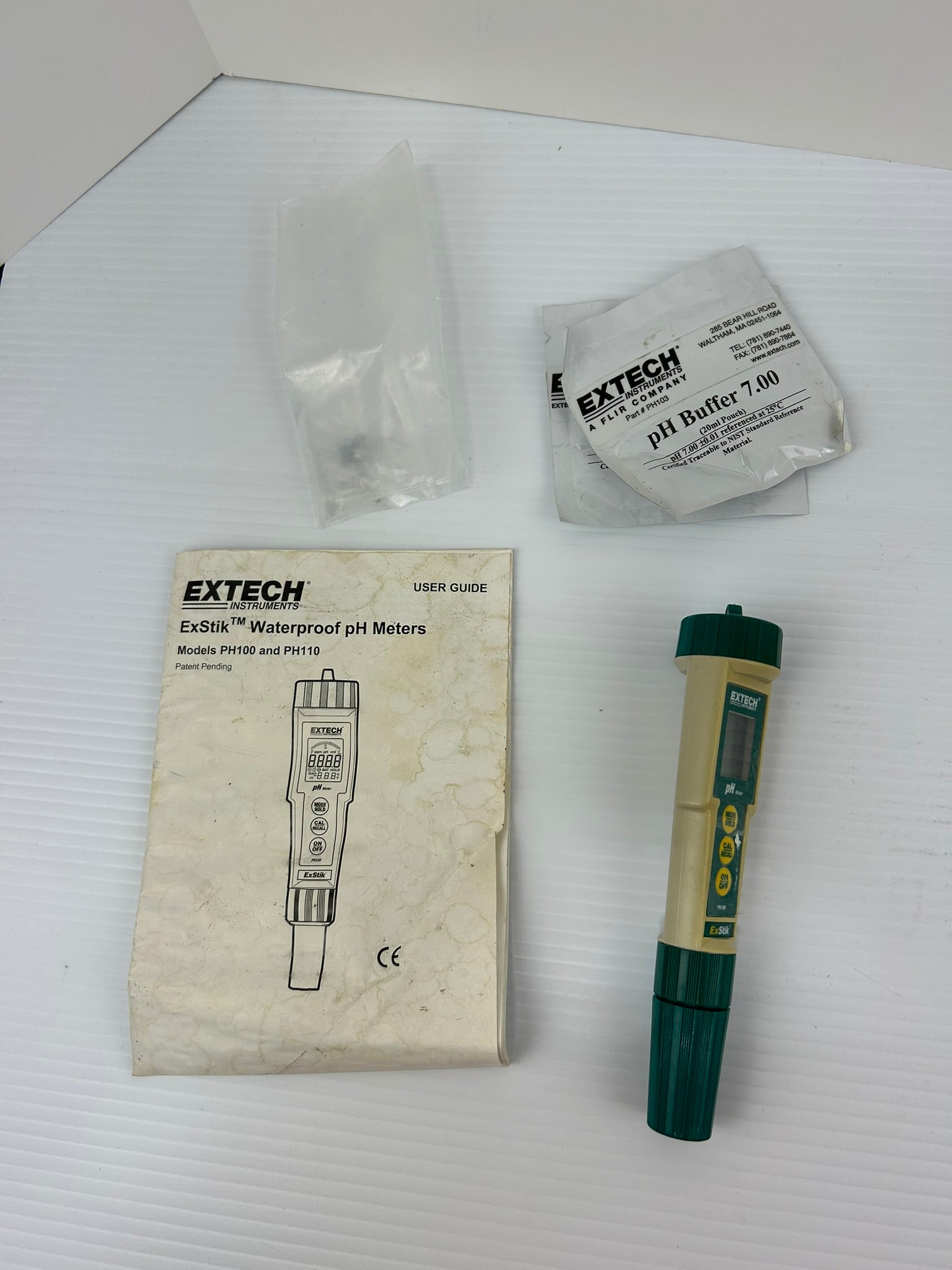 Extech Instruments PH100 ExStik Waterproof pH Meter