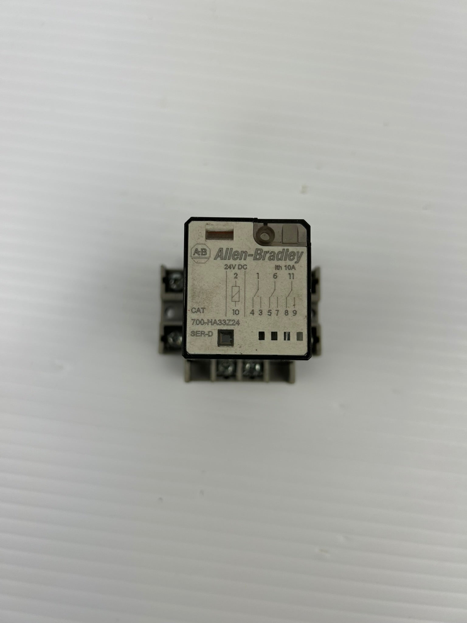 Allen-Bradley 700-HA33Z24 Series D General Purpose Relay 24VDC and Socket