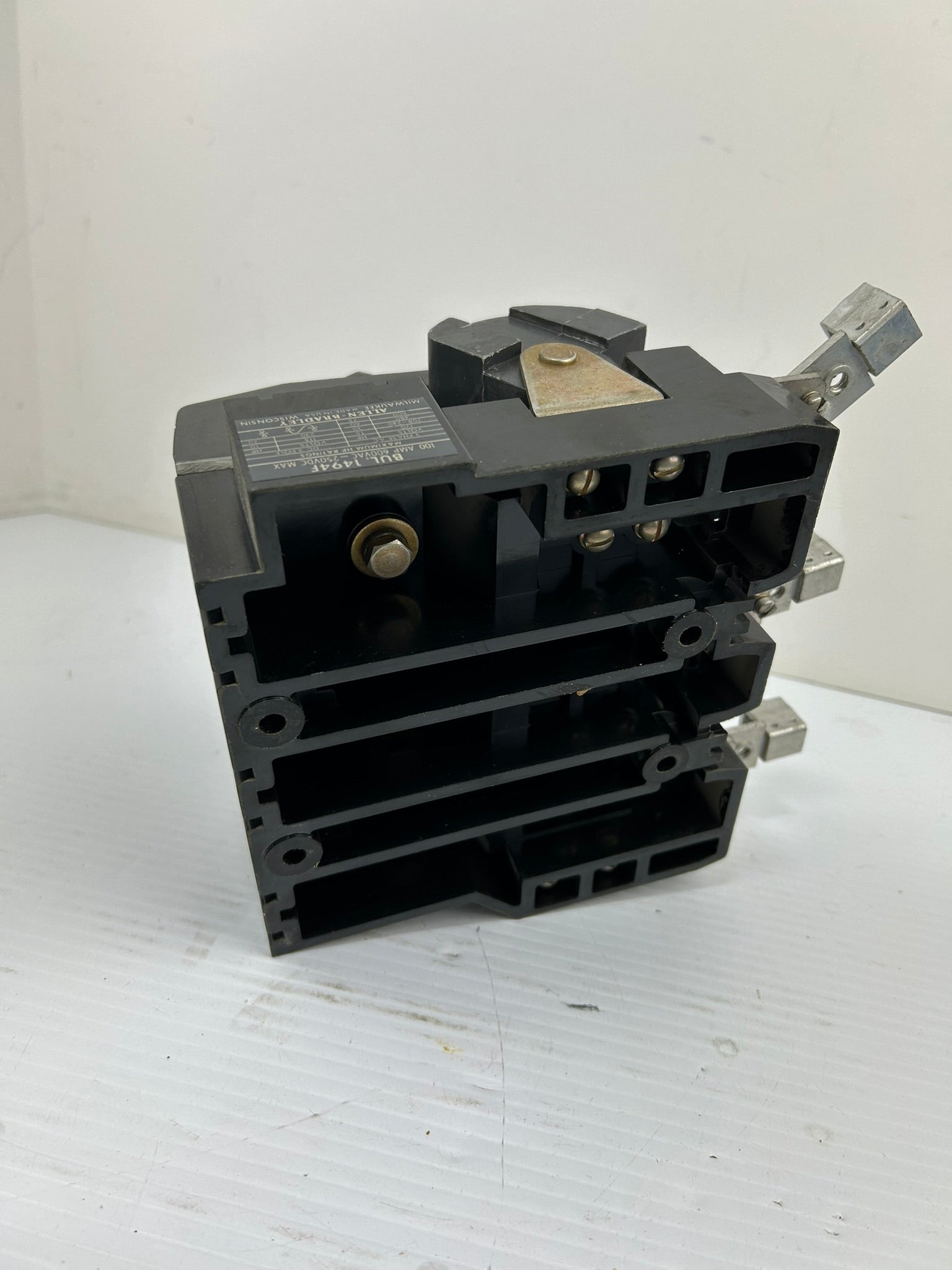 Allen-Bradley Bulletin 1494F Disconnection Switch 100A 600VAC 250VDC 3PH 3P