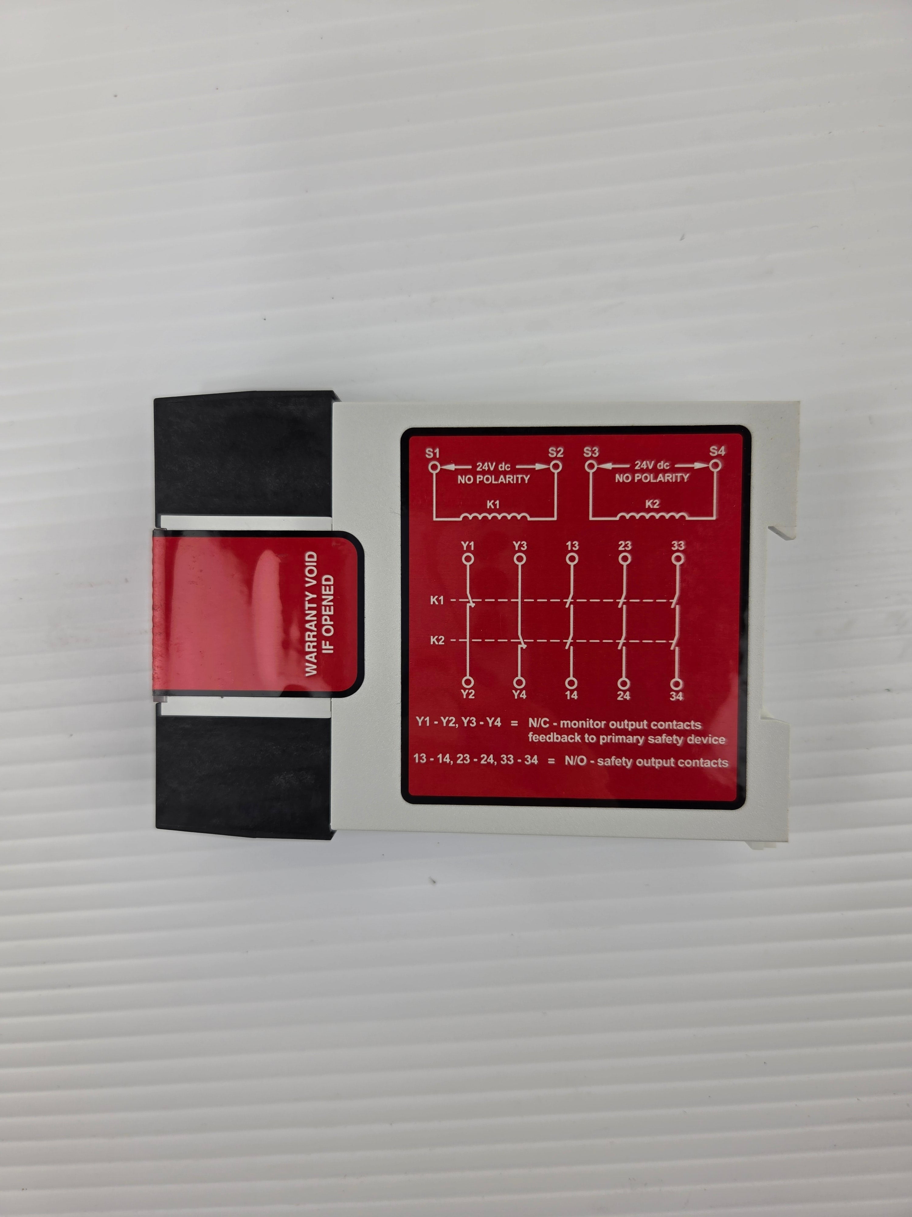 Banner IM-T-9A Interface Module Safety Relay 24VDC 3NO DIN Rail