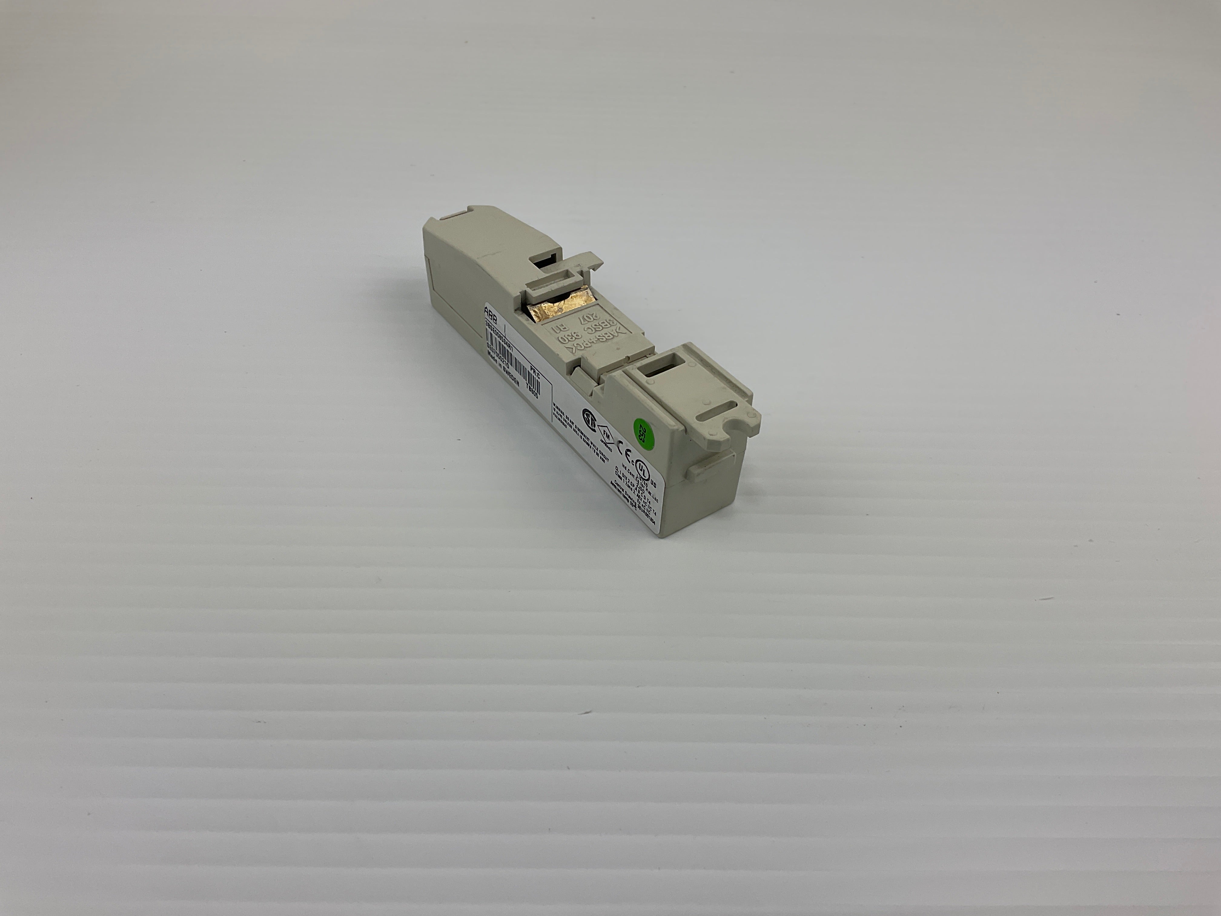 ABB Cable Adapter Bus Outlet 3BSE008534R1 TB805