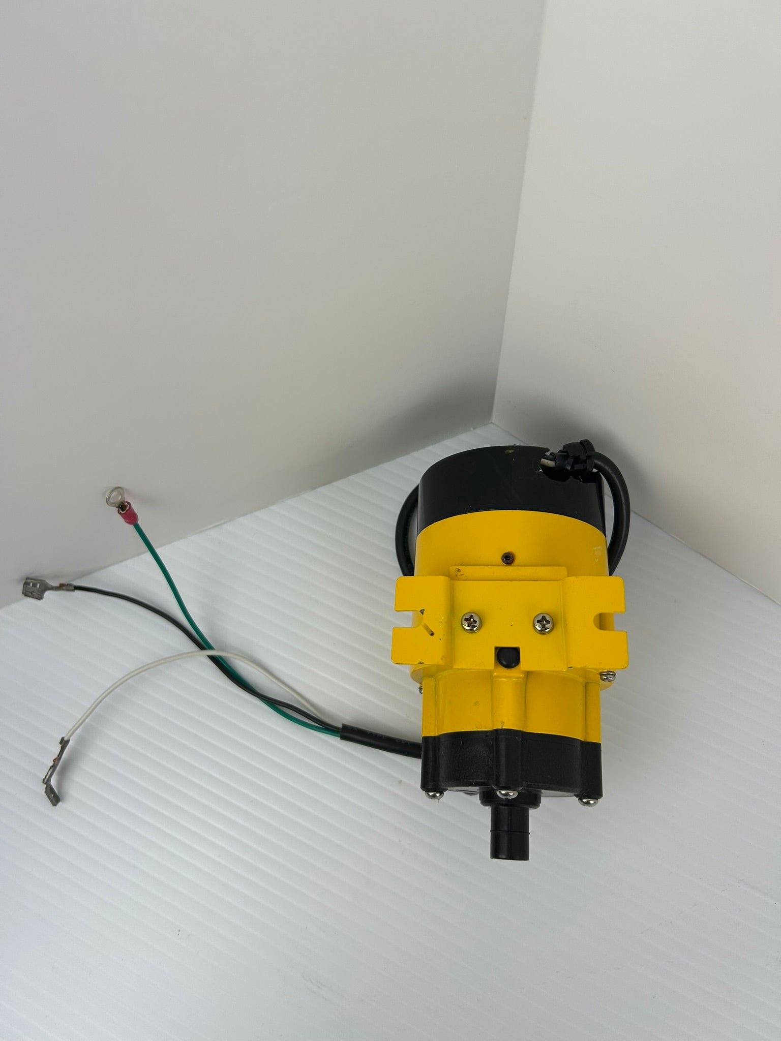 Pacer X10 Magnetic Coupled Pump 1/150HP 3450RPM 1PH 115V 0.22A 1/2" x 1/2" Hose
