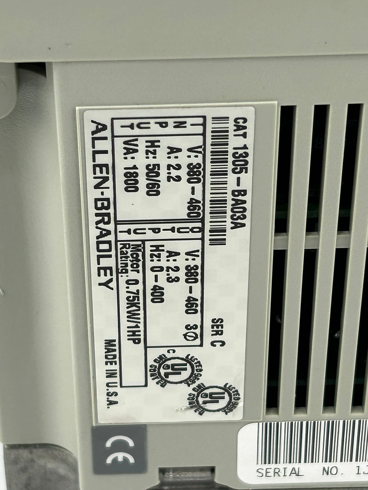 Allen-Bradley 1305-BA03A Drive Ser C 380-460V 2.2A 1HP 3PH 1305 - Cracked Case