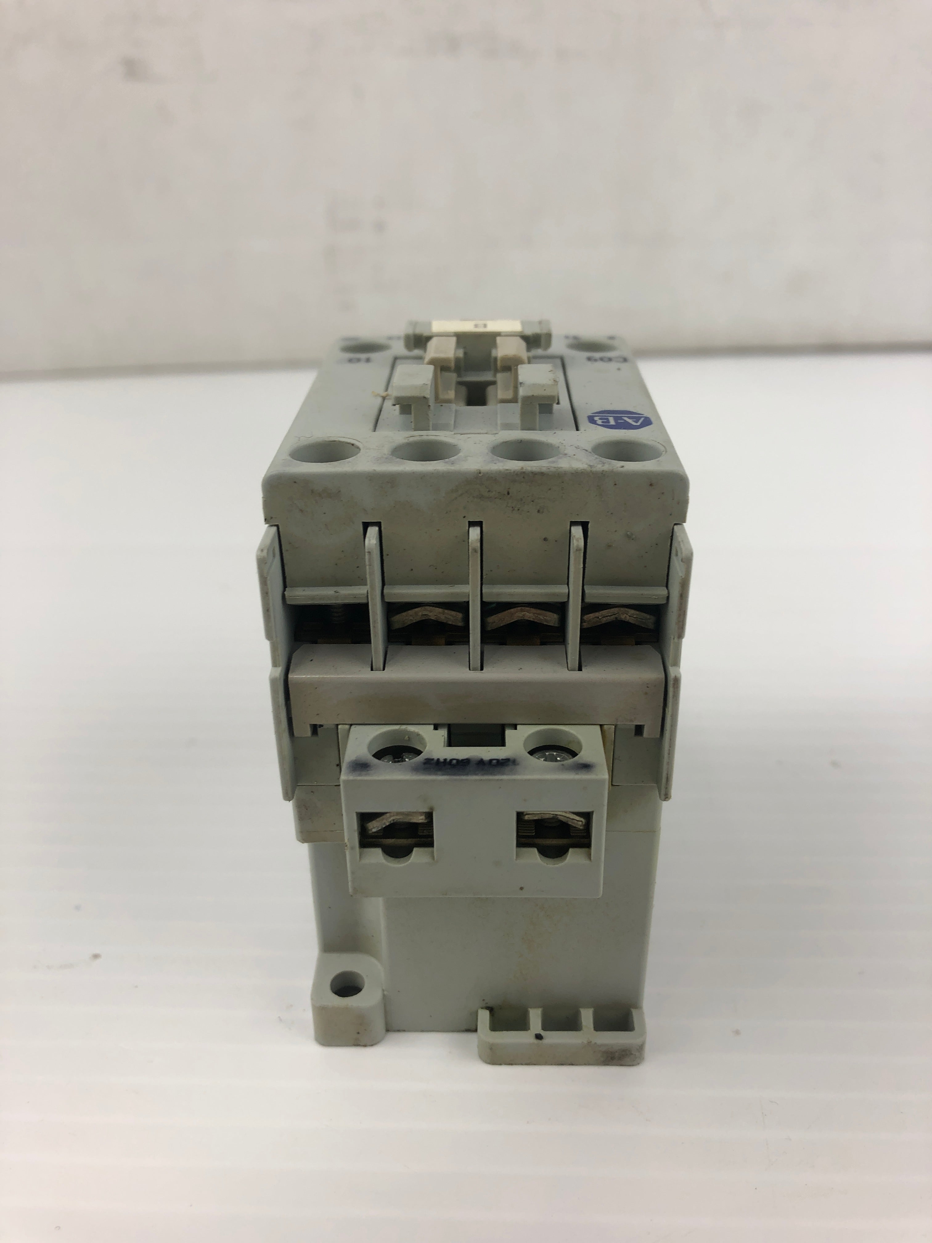 Allen-Bradley 100-C09*10 Contactor Ser. A 690V 32A 3PH 6kV - Lot of 2