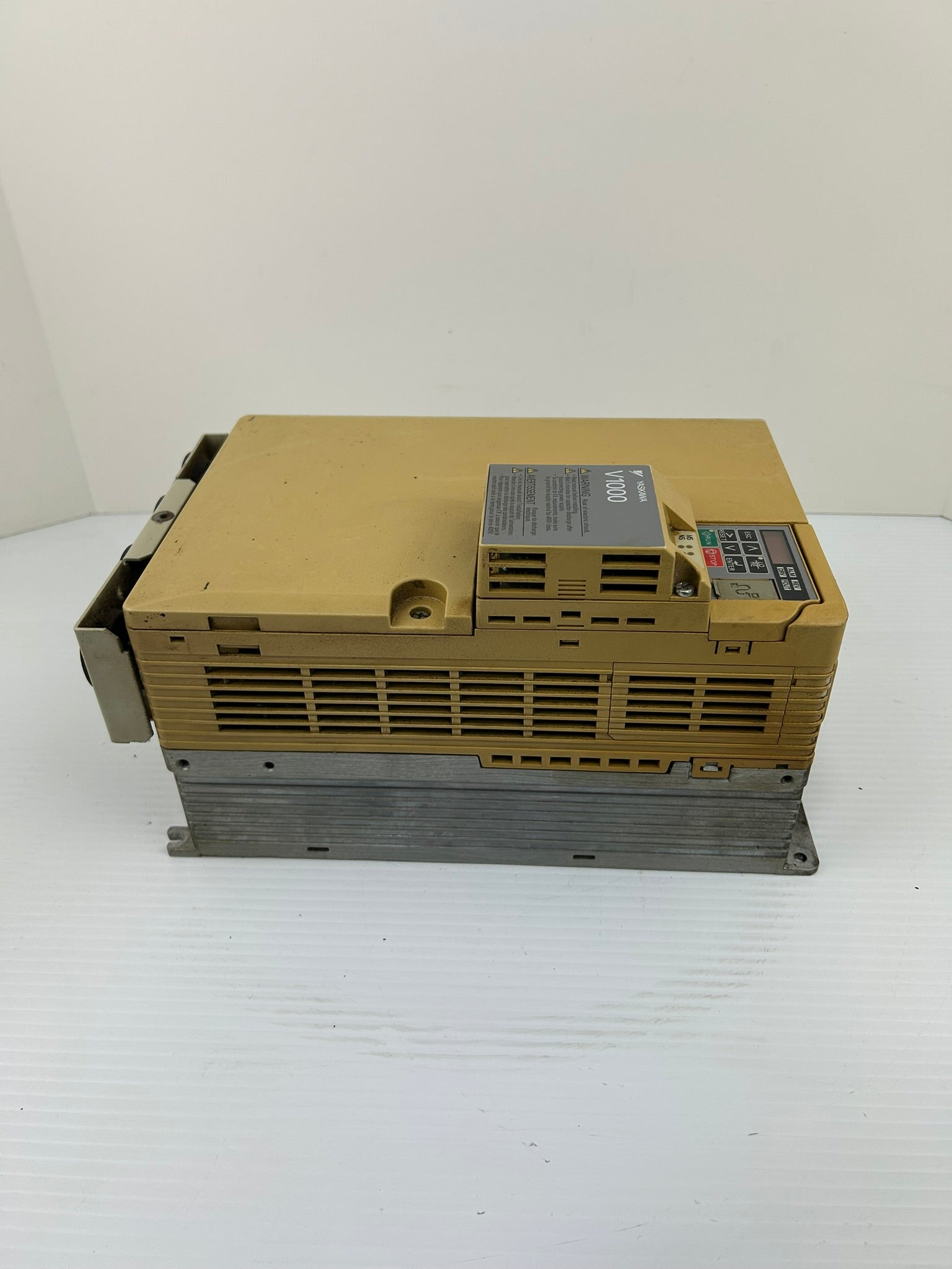 Yaskawa Electric CIMR-VU4A0031FAA 3PH AC Drive Rev A Type 1 Enclosure V1000