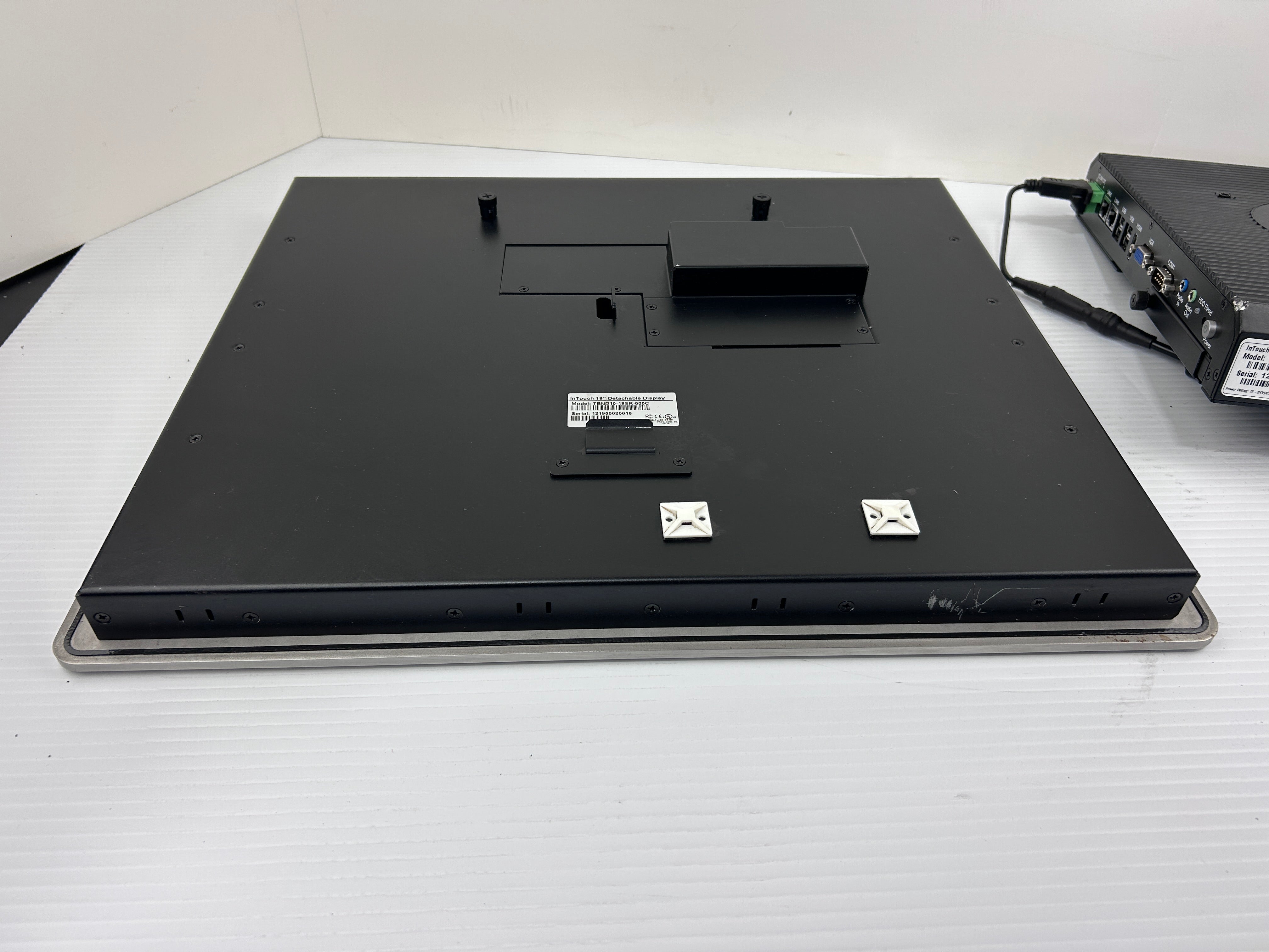 Schneider Electric Wonderware TSND2U-19SR-TN2H InTouch 19" Panel PC Display